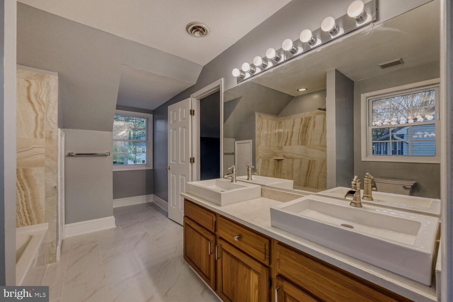 BRIARWOOD - Residential