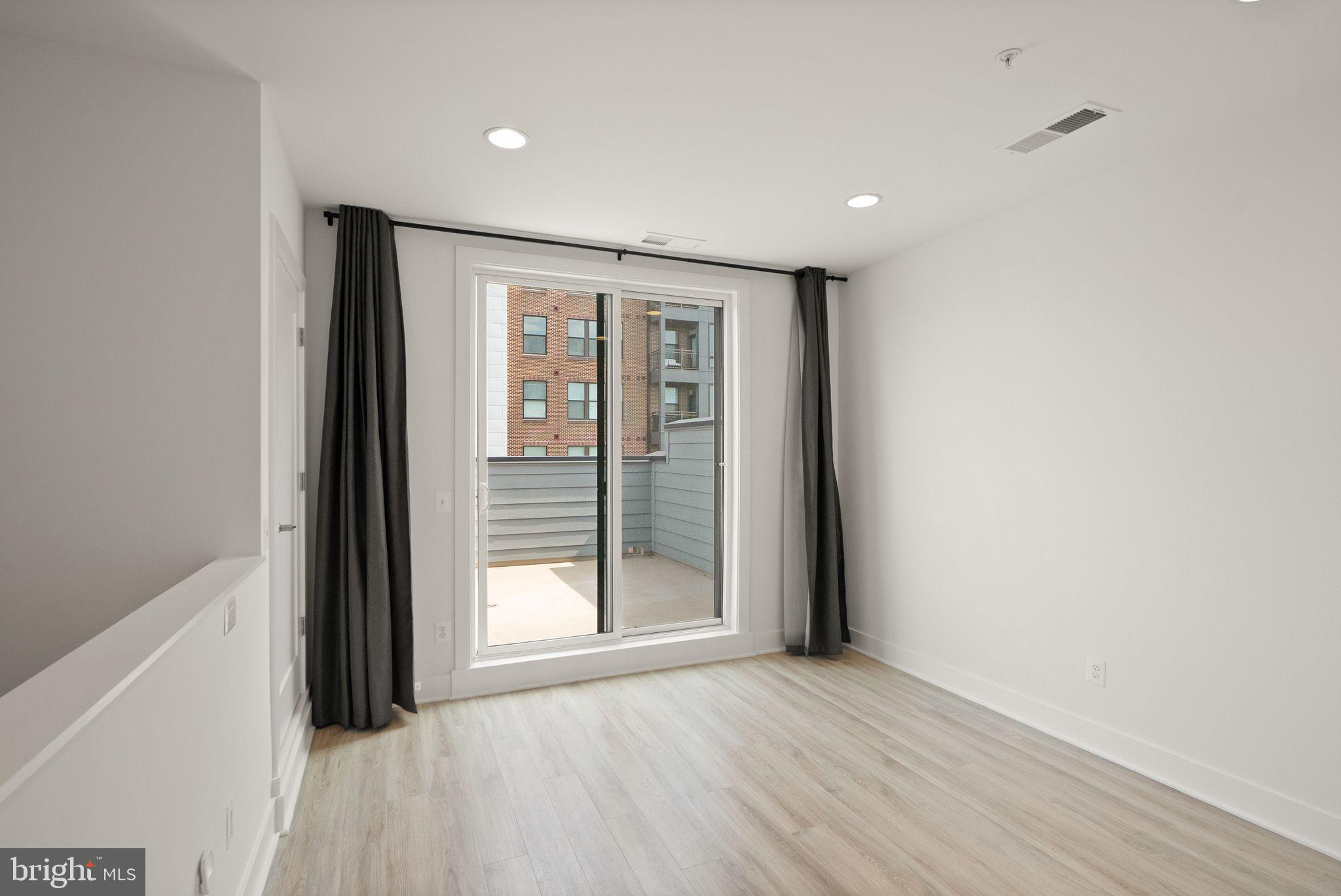 RESTON STATION - Residential Lease