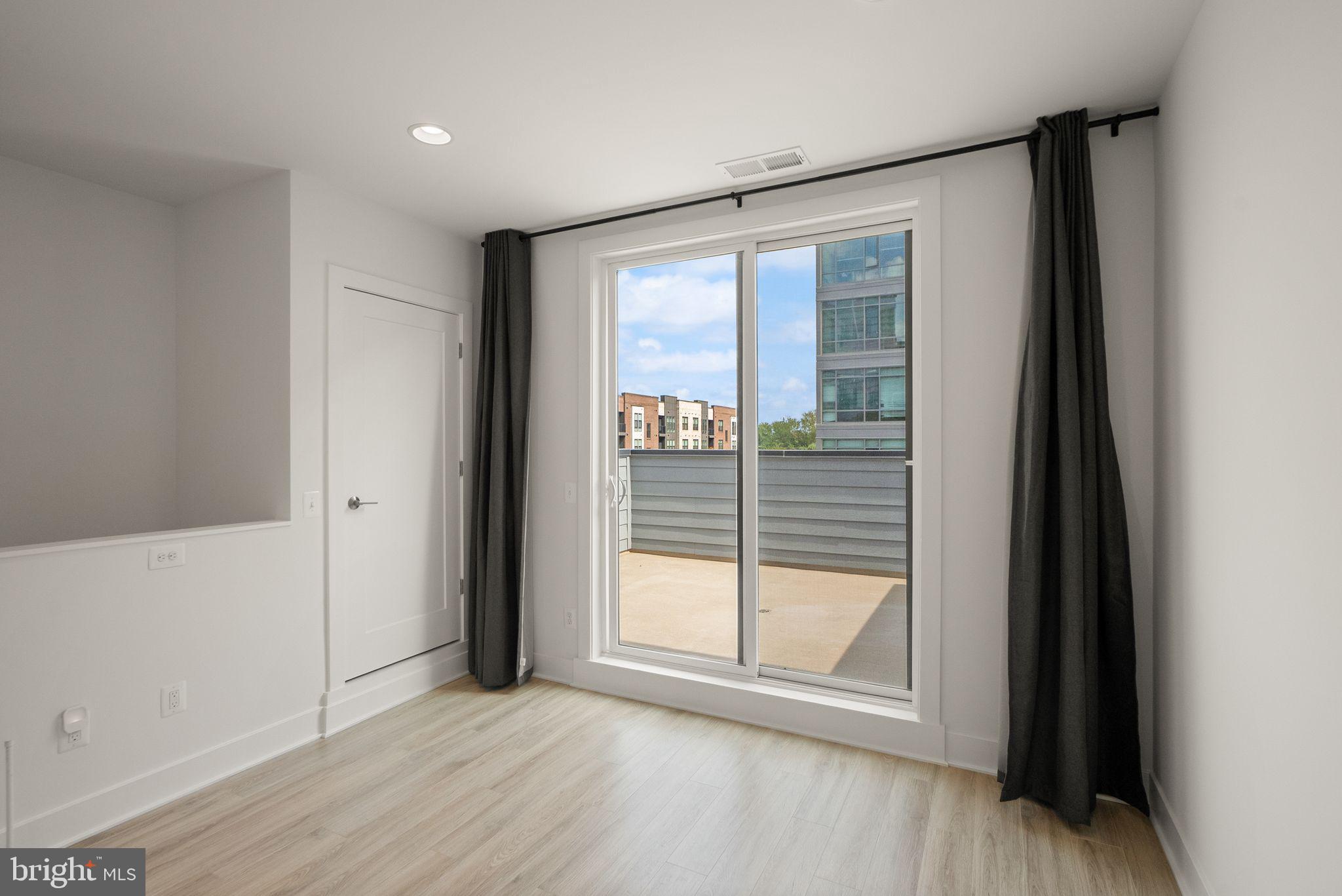 RESTON STATION - Residential Lease