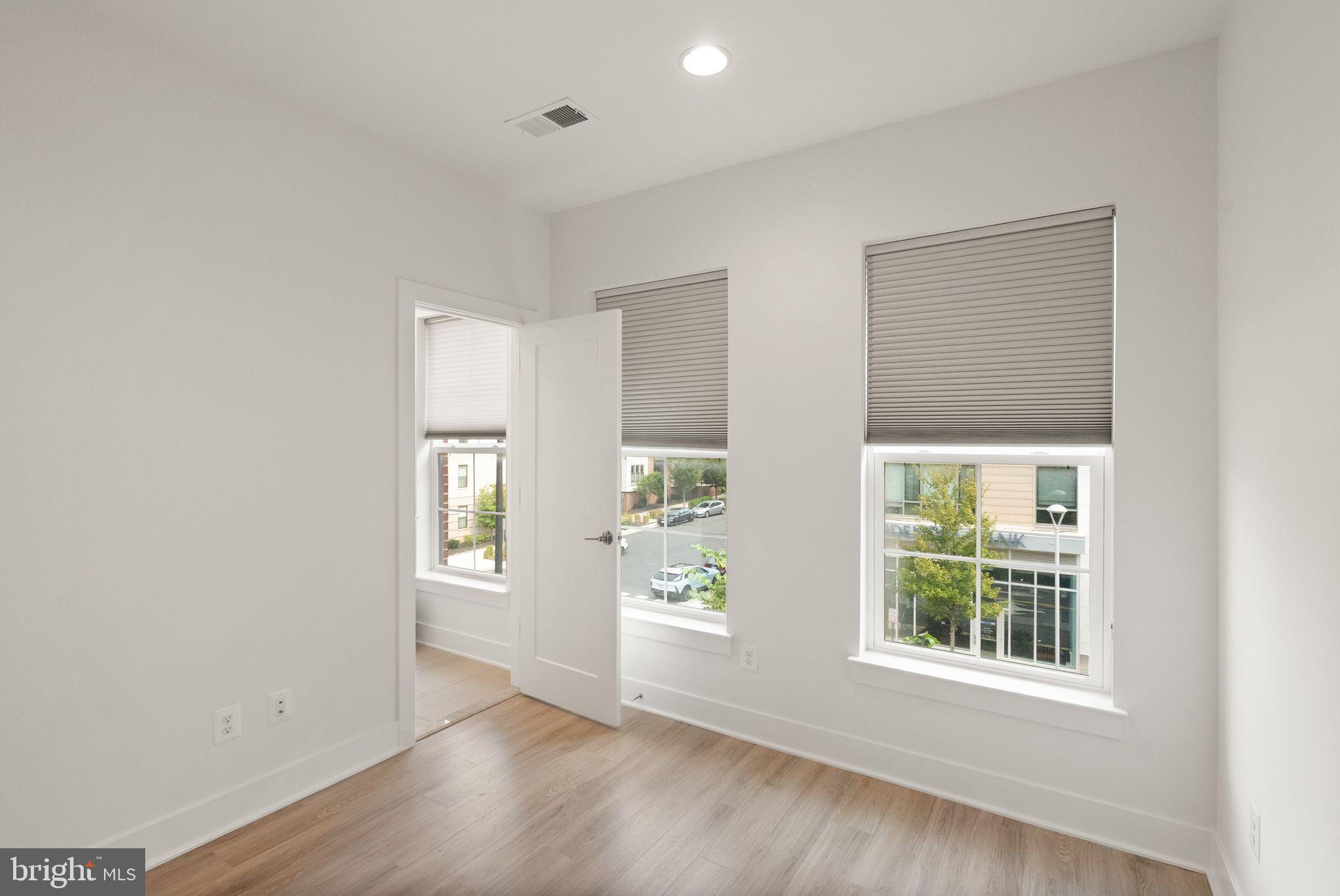 RESTON STATION - Residential Lease