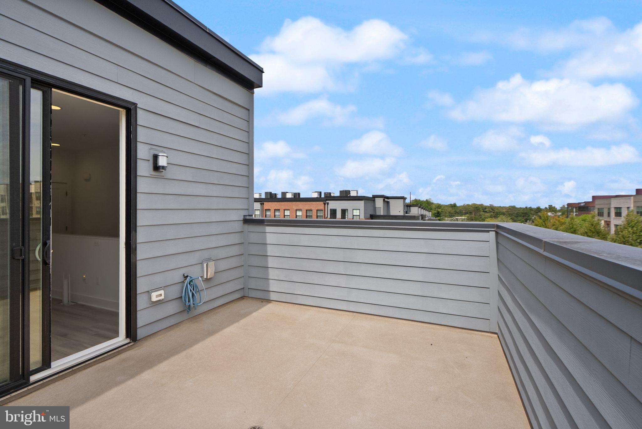 RESTON STATION - Residential Lease