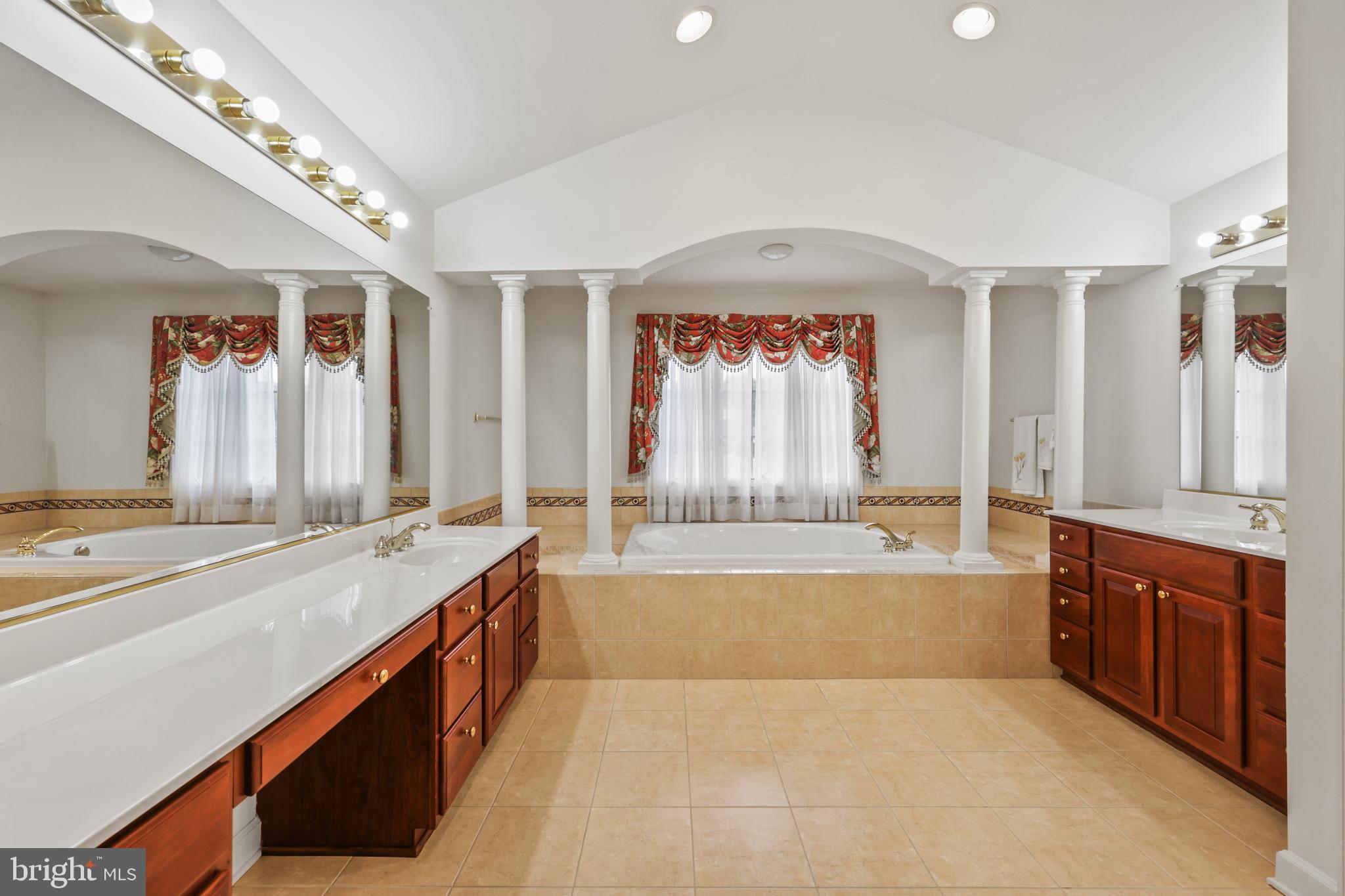 MONTICELLO - Residential