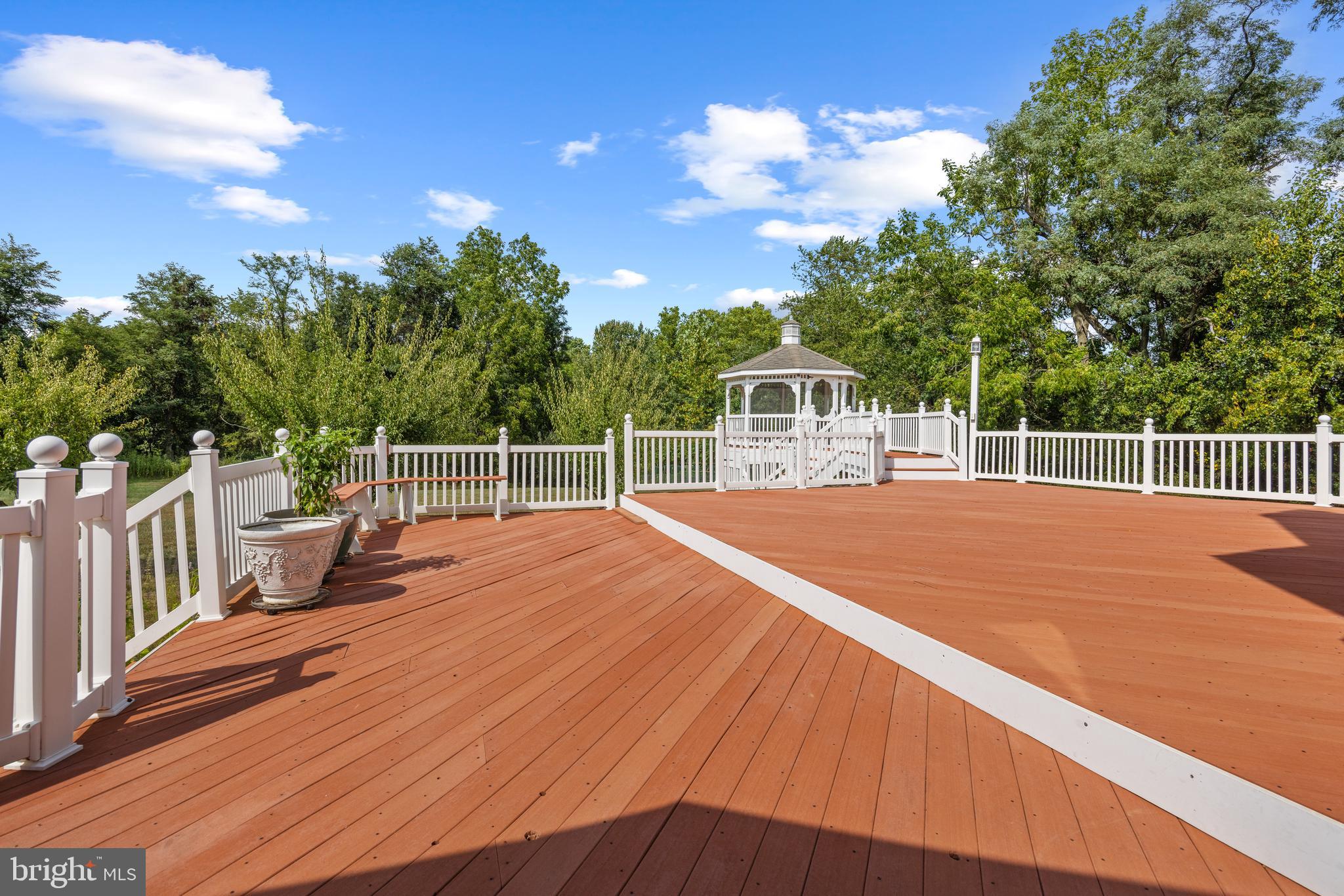 MONTICELLO - Residential