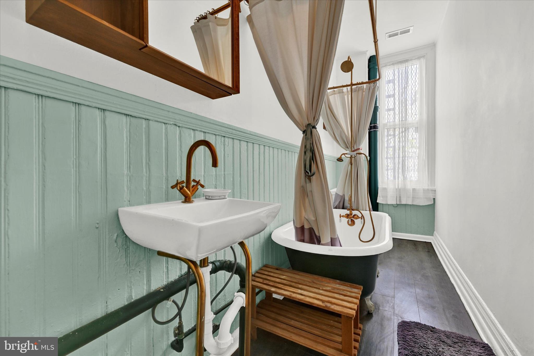 CHARLES NORTH - Residential