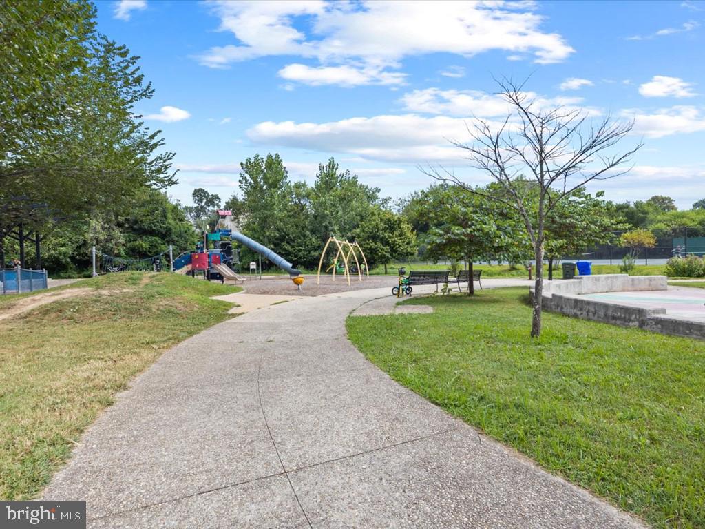 GLENVIEW - Residential