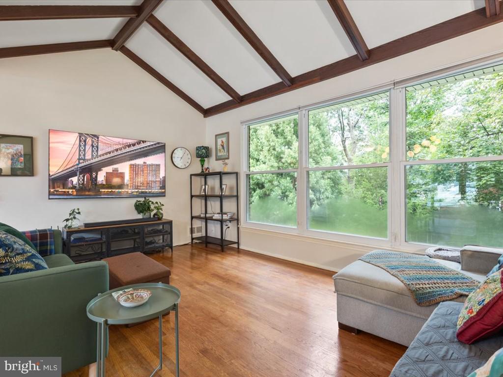 GLENVIEW - Residential