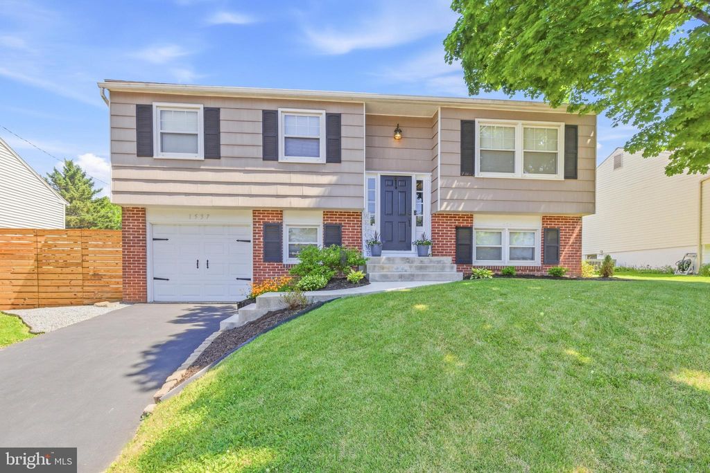 Photo of 1537 Princess Anne Drive, LANCASTER, PA 17601 (MLS # PALA2088602)