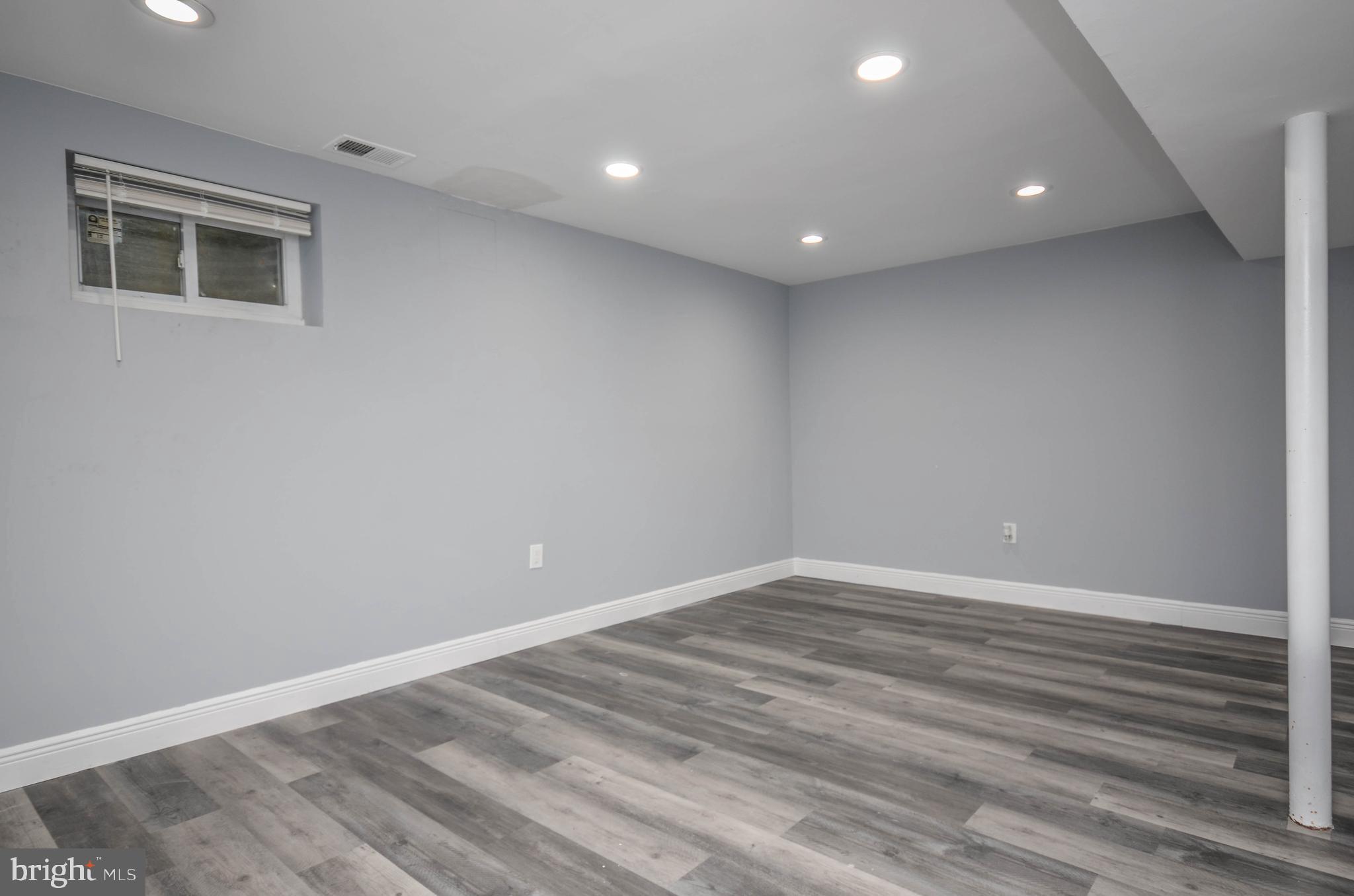 SHADY GROVE VILLAGE - Residential