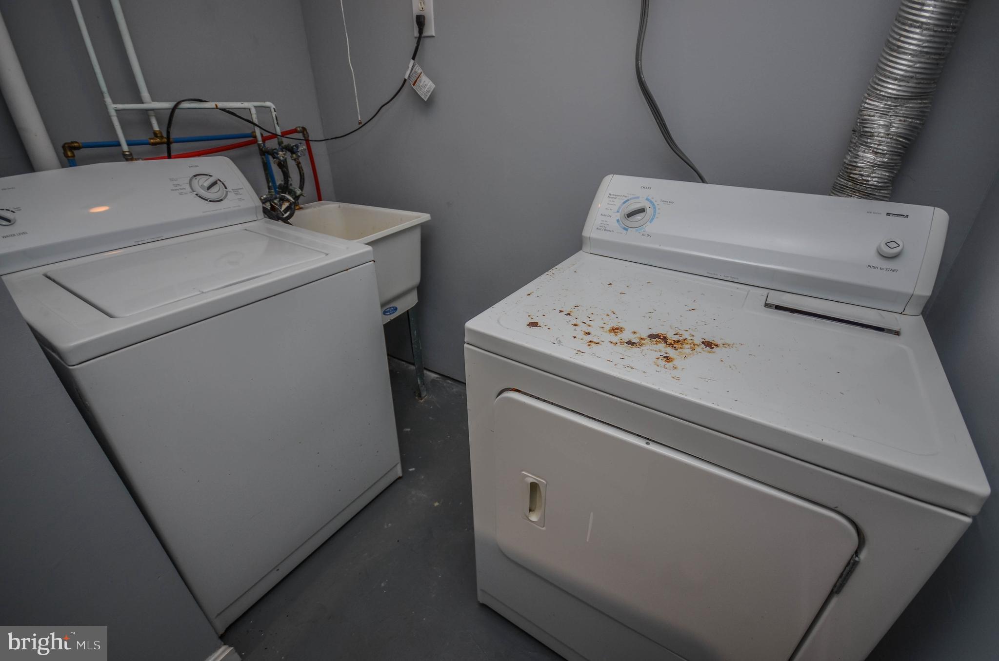 SHADY GROVE VILLAGE - Residential