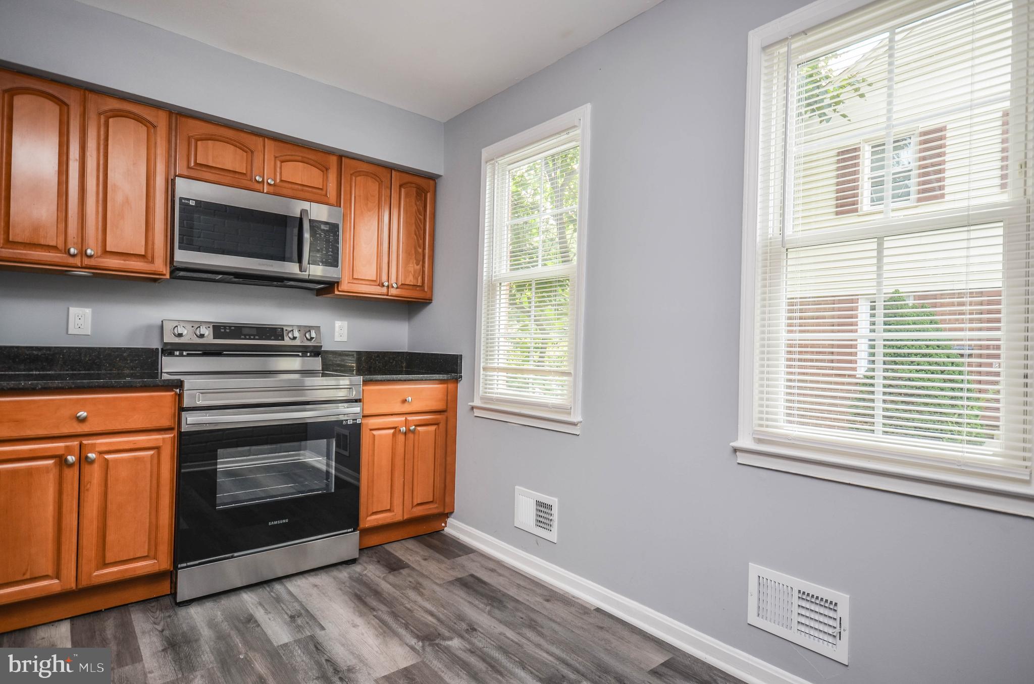 SHADY GROVE VILLAGE - Residential