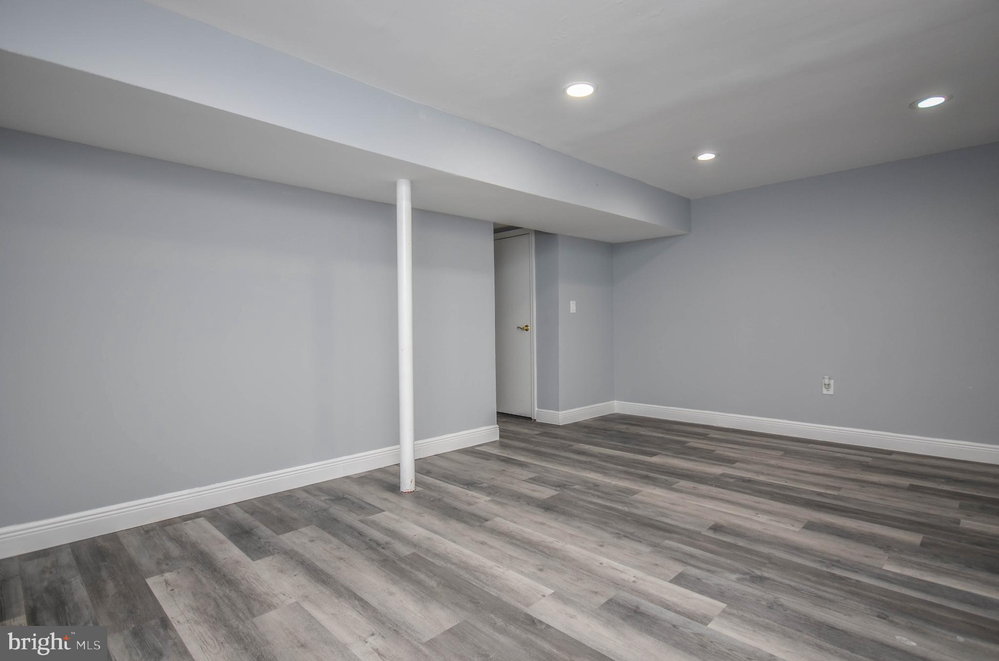 SHADY GROVE VILLAGE - Residential