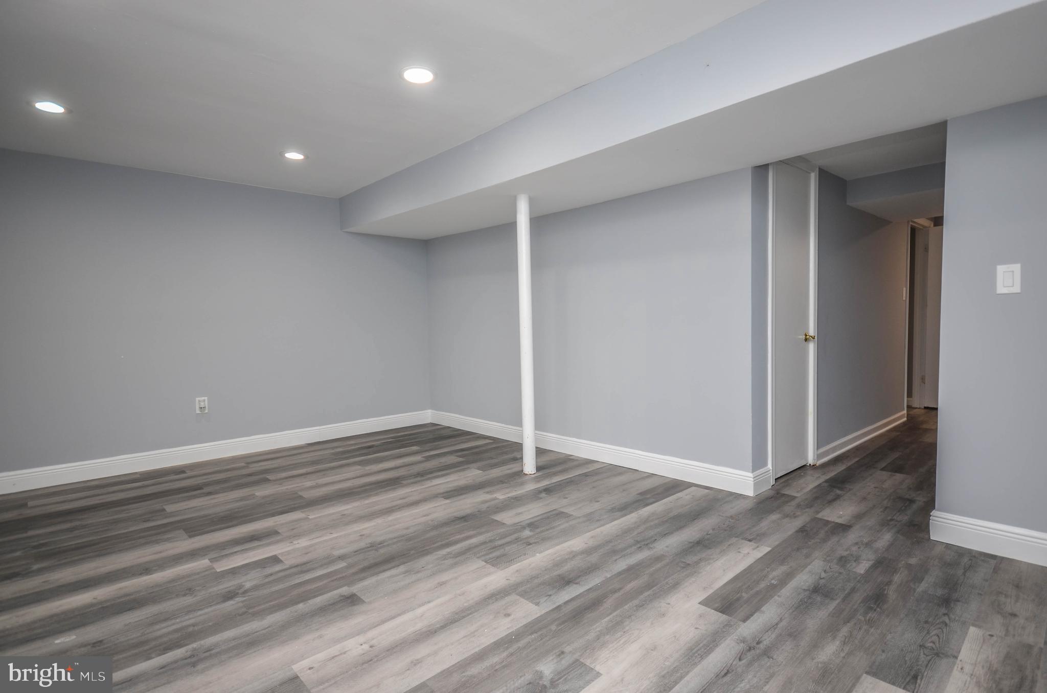 SHADY GROVE VILLAGE - Residential