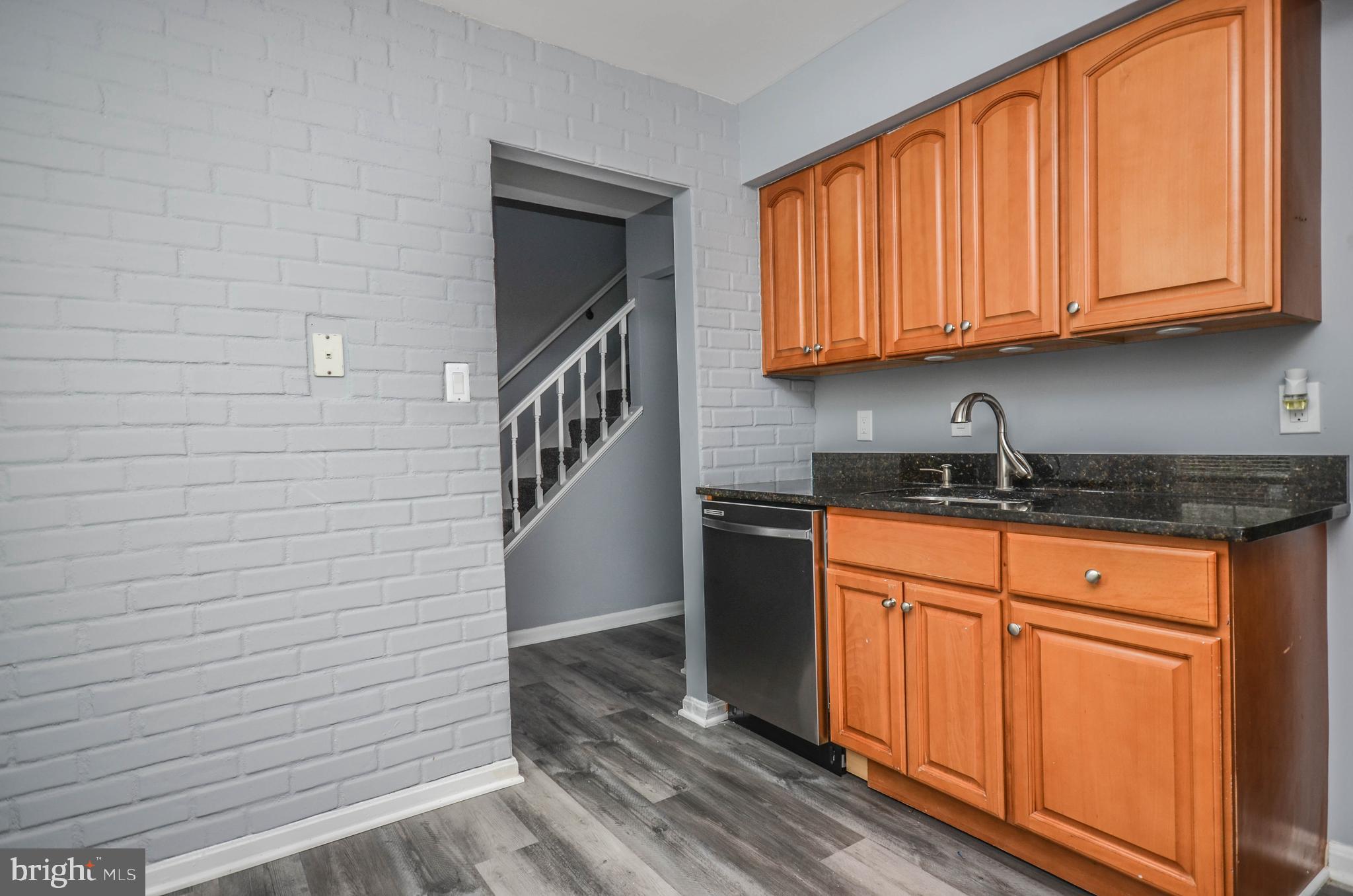 SHADY GROVE VILLAGE - Residential