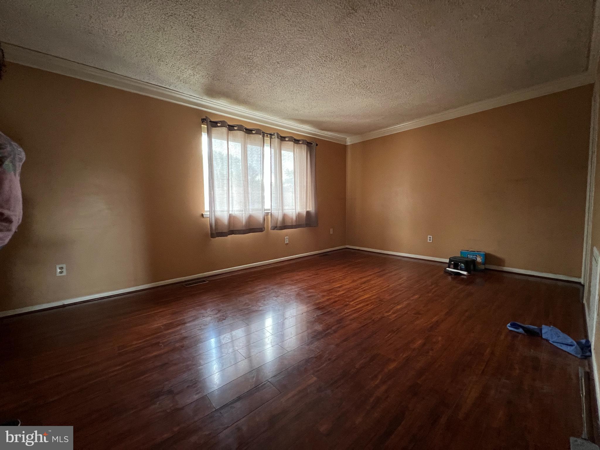 5880 WHISPER WAY 16-06