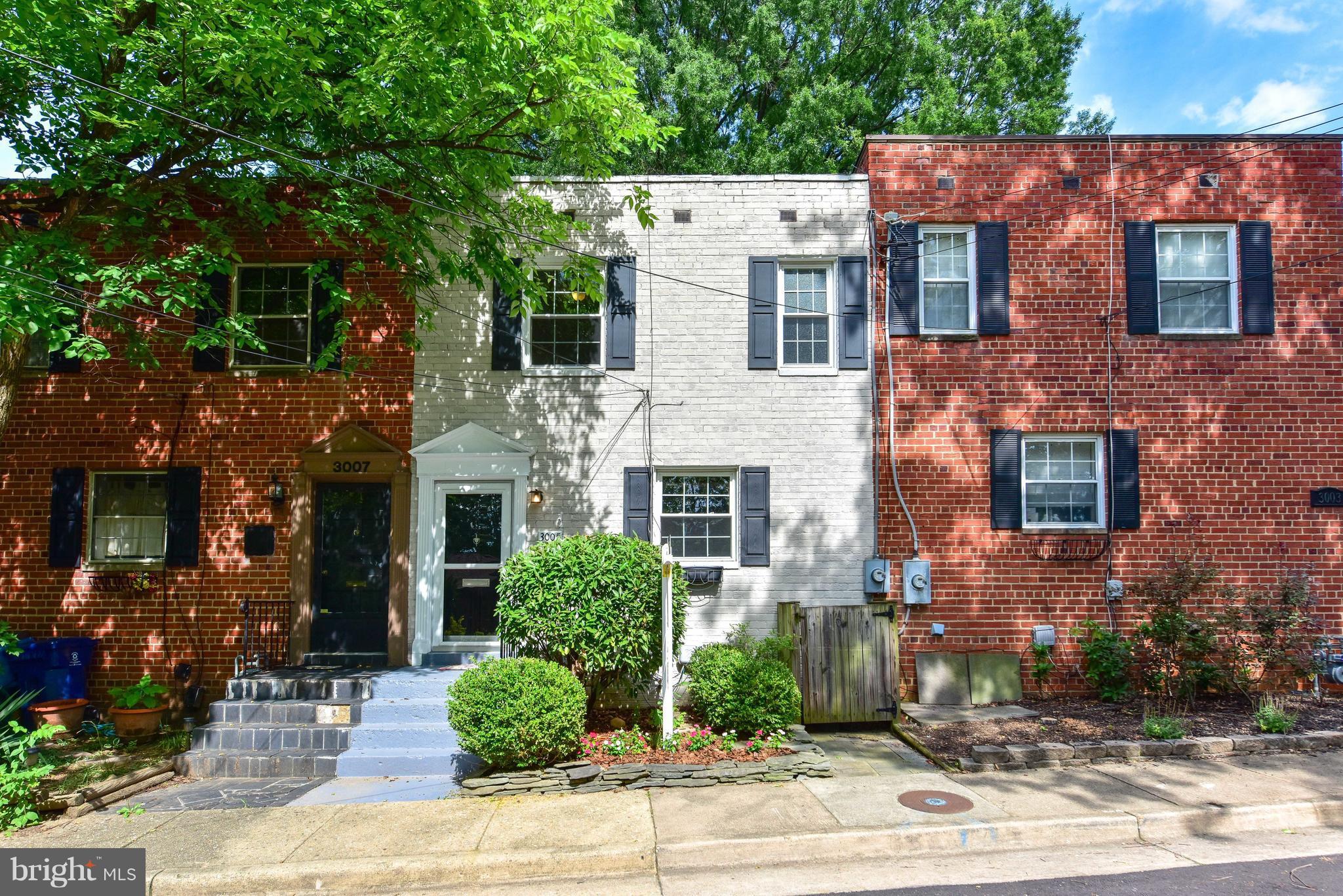 WARWICK VILLAGE - Residential