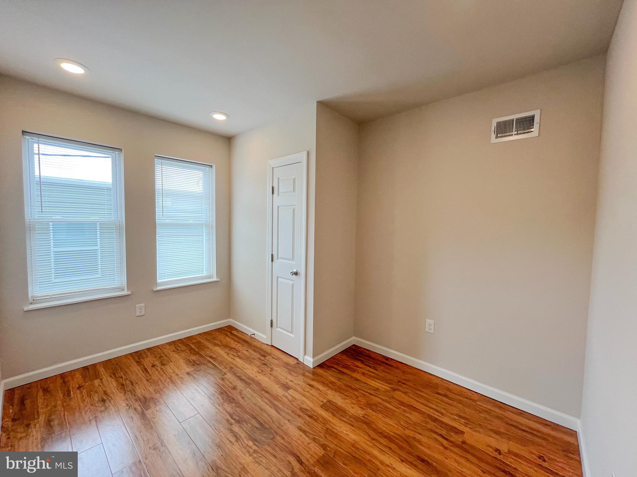 SHARSWOOD - Residential