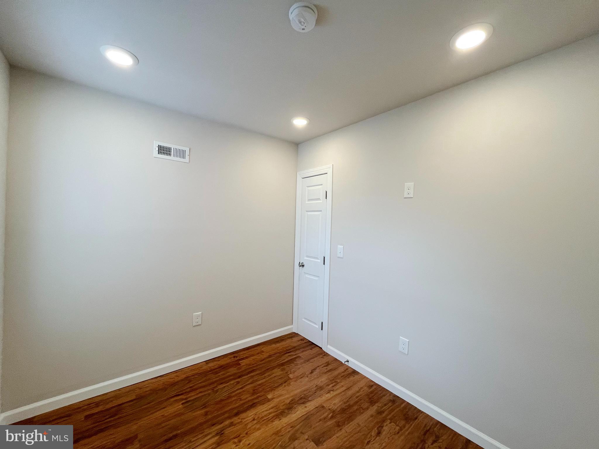 SHARSWOOD - Residential