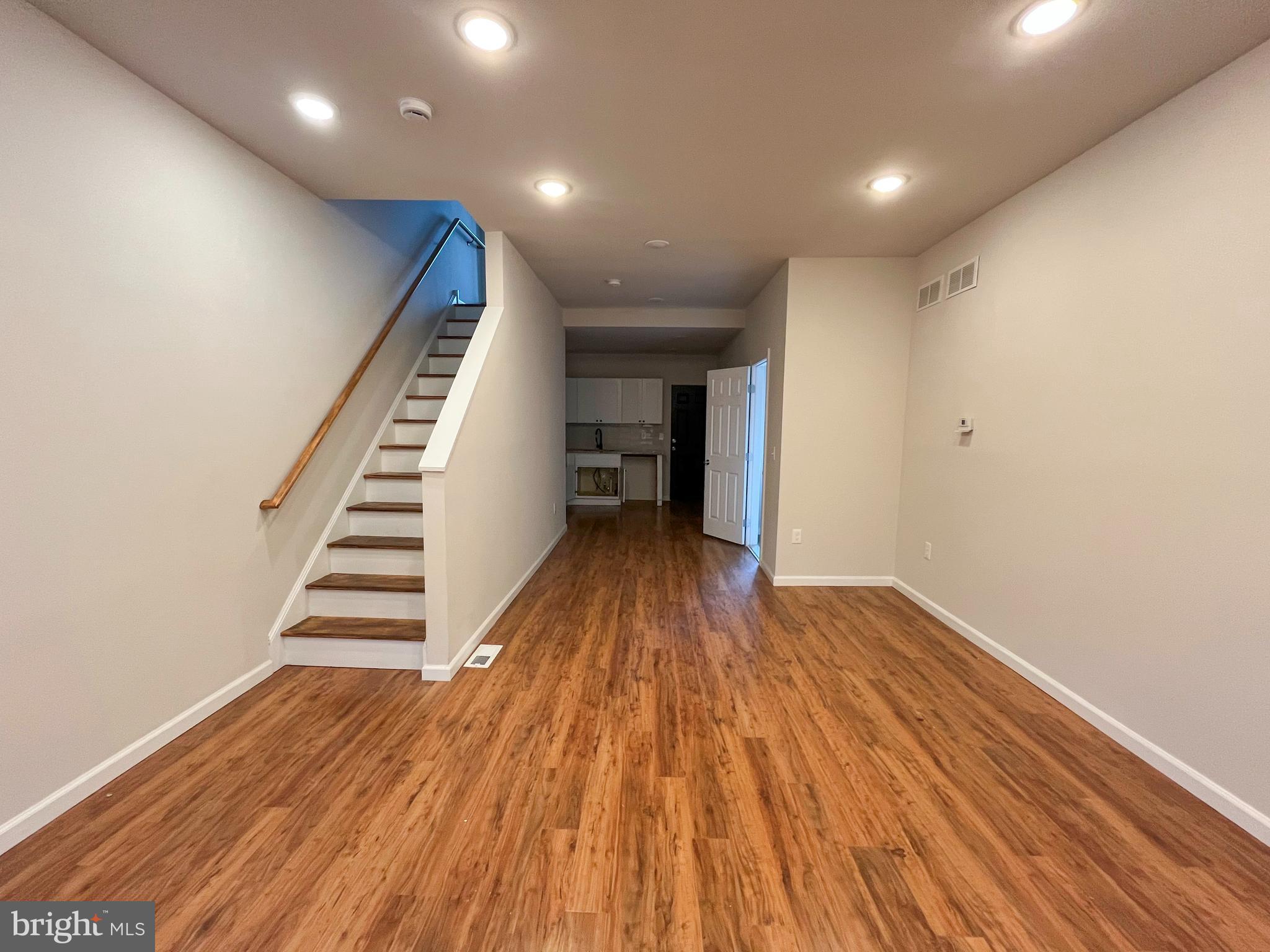 SHARSWOOD - Residential