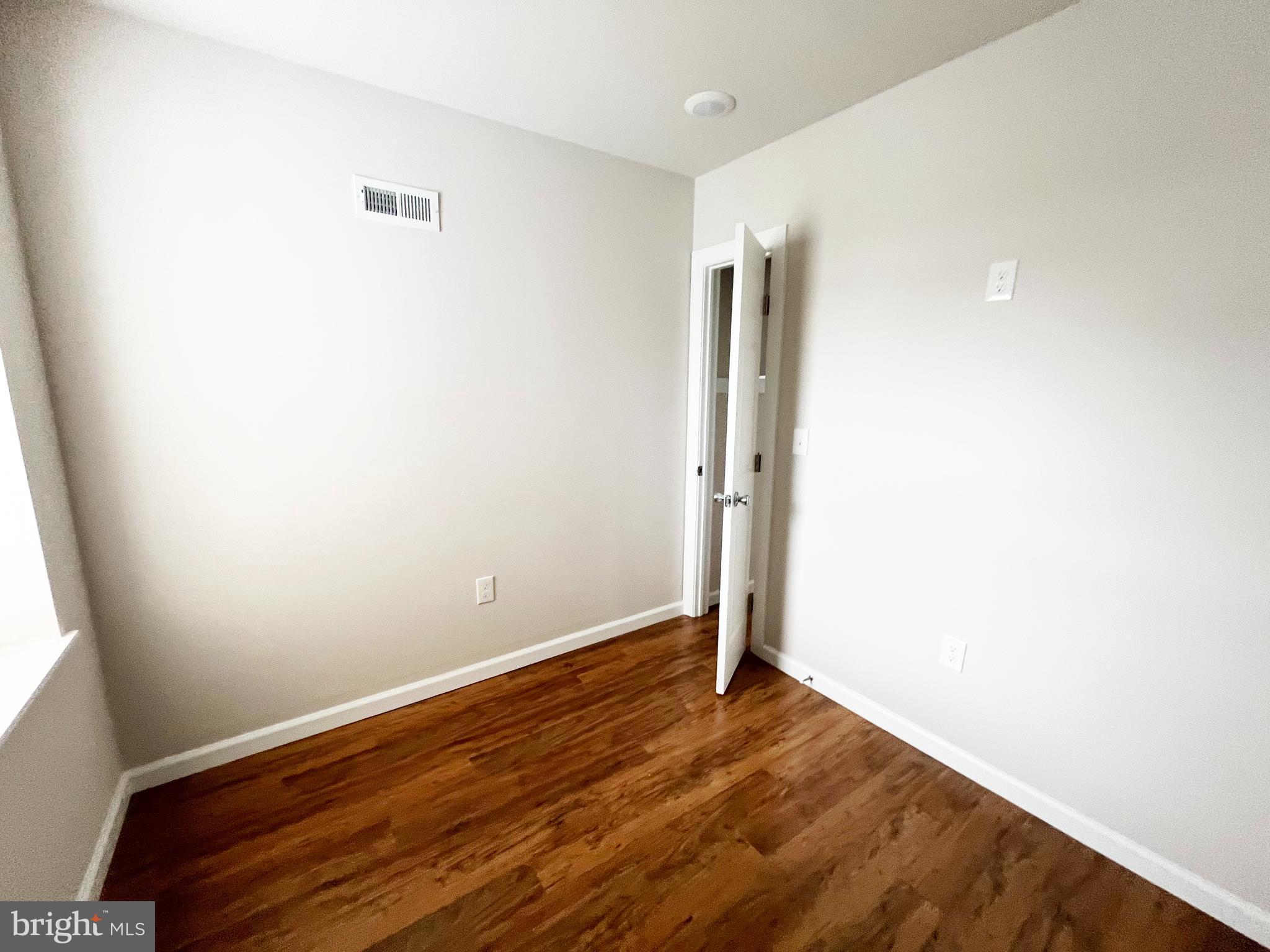 SHARSWOOD - Residential