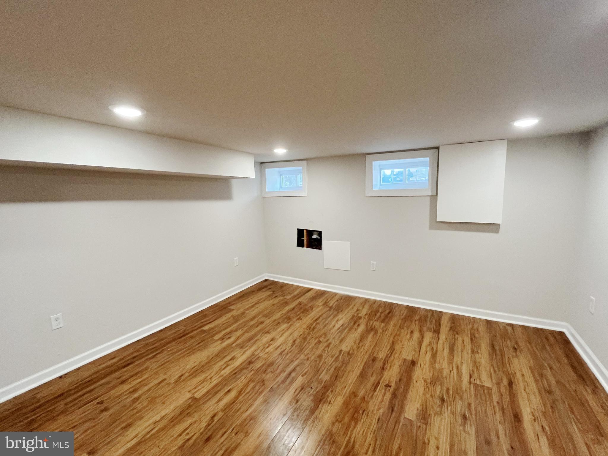 SHARSWOOD - Residential