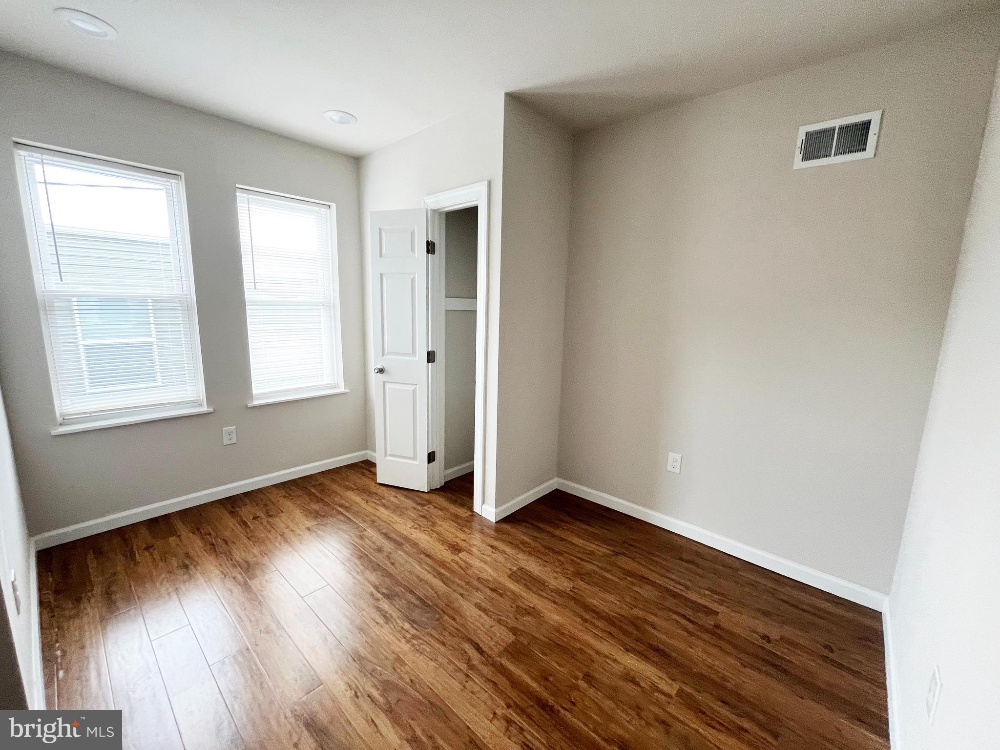 SHARSWOOD - Residential