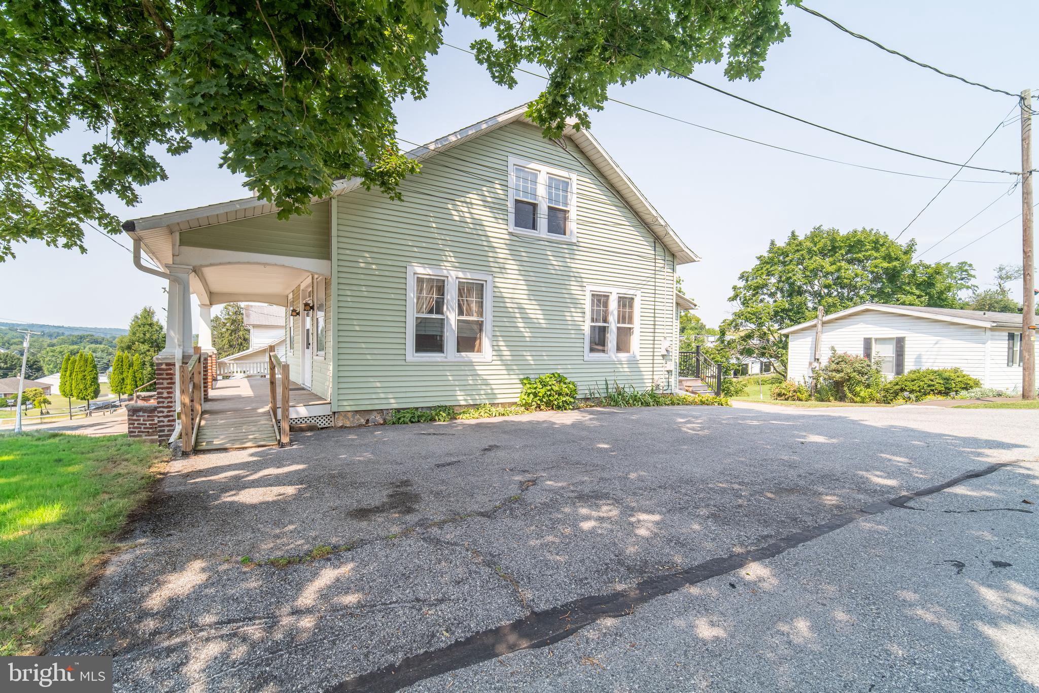 33 W MAPLE STREET