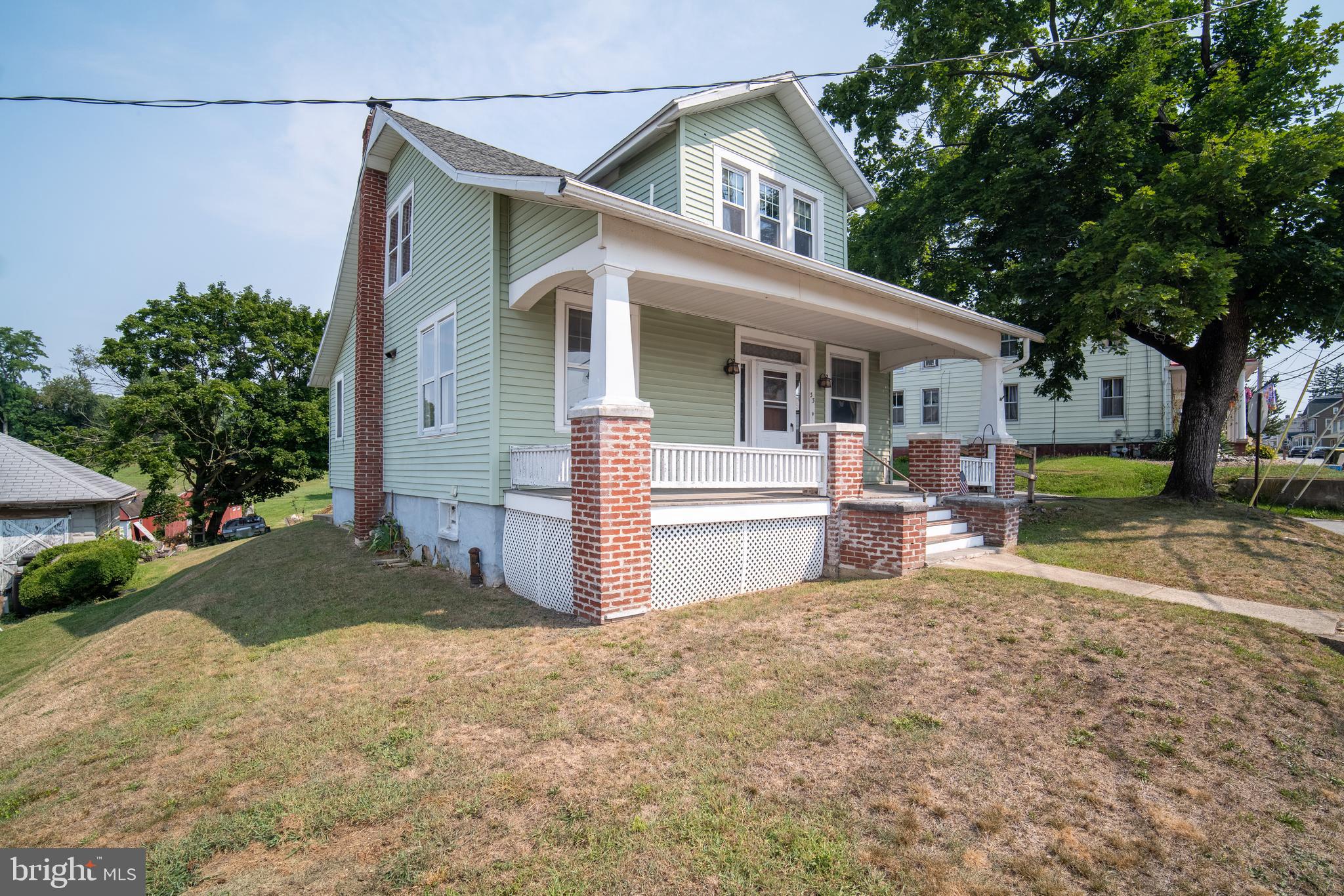 33 W MAPLE STREET