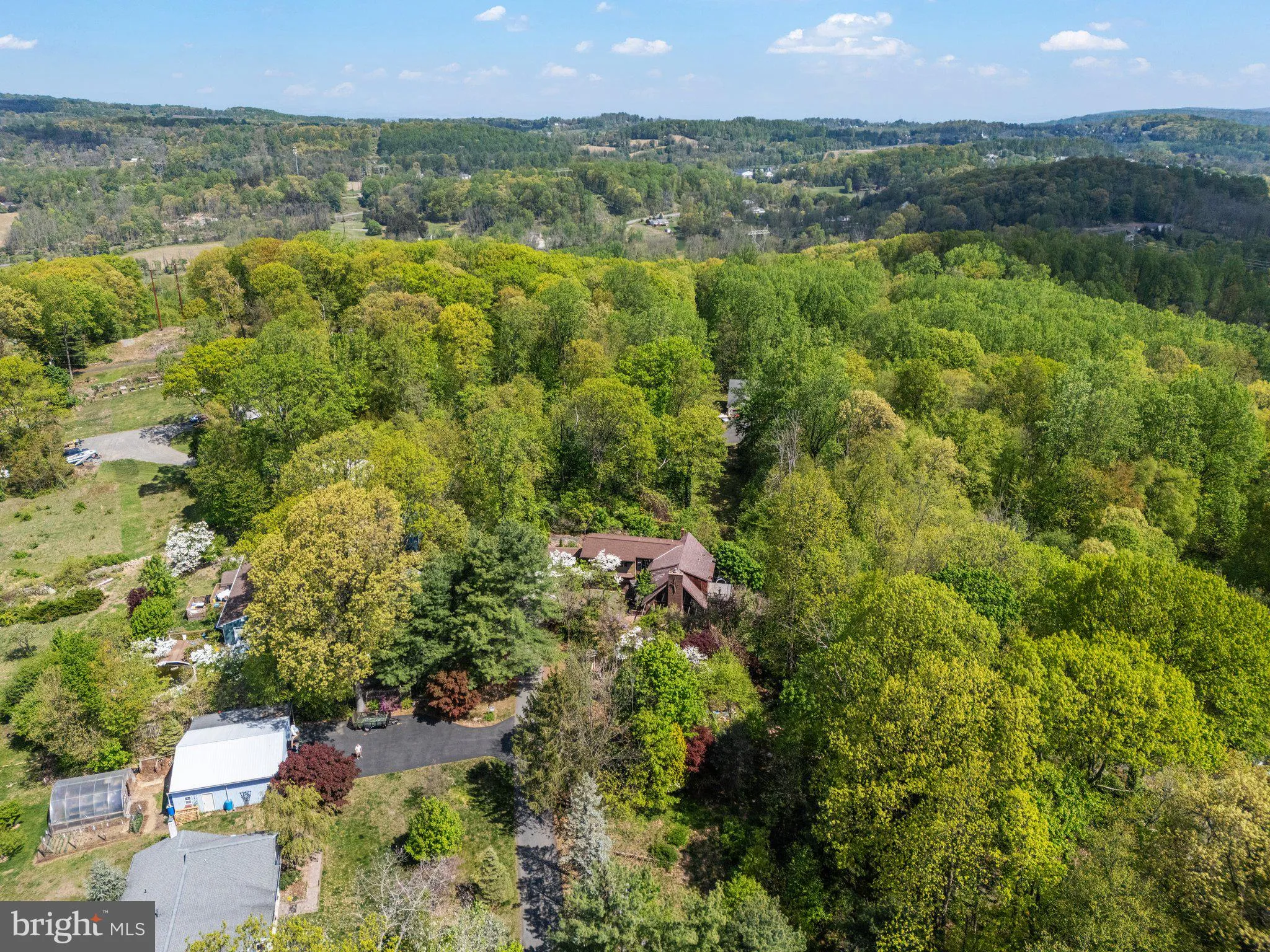 Zionsville, Pennsylvania 18092, United States, 5 Bedrooms Bedrooms, ,4 BathroomsBathrooms,Residential,Pending,124313
