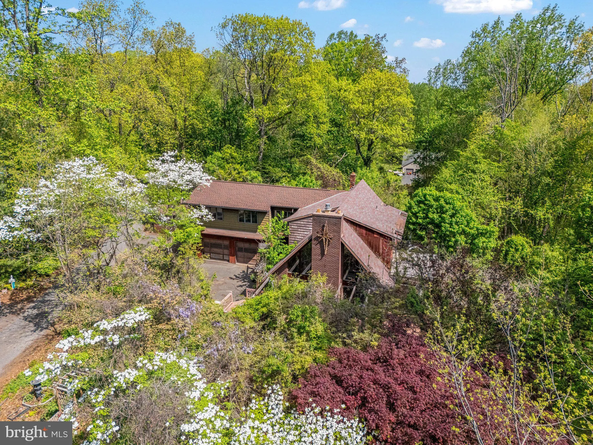 Zionsville, Pennsylvania 18092, United States, 5 Bedrooms Bedrooms, ,4 BathroomsBathrooms,Residential,Pending,124313