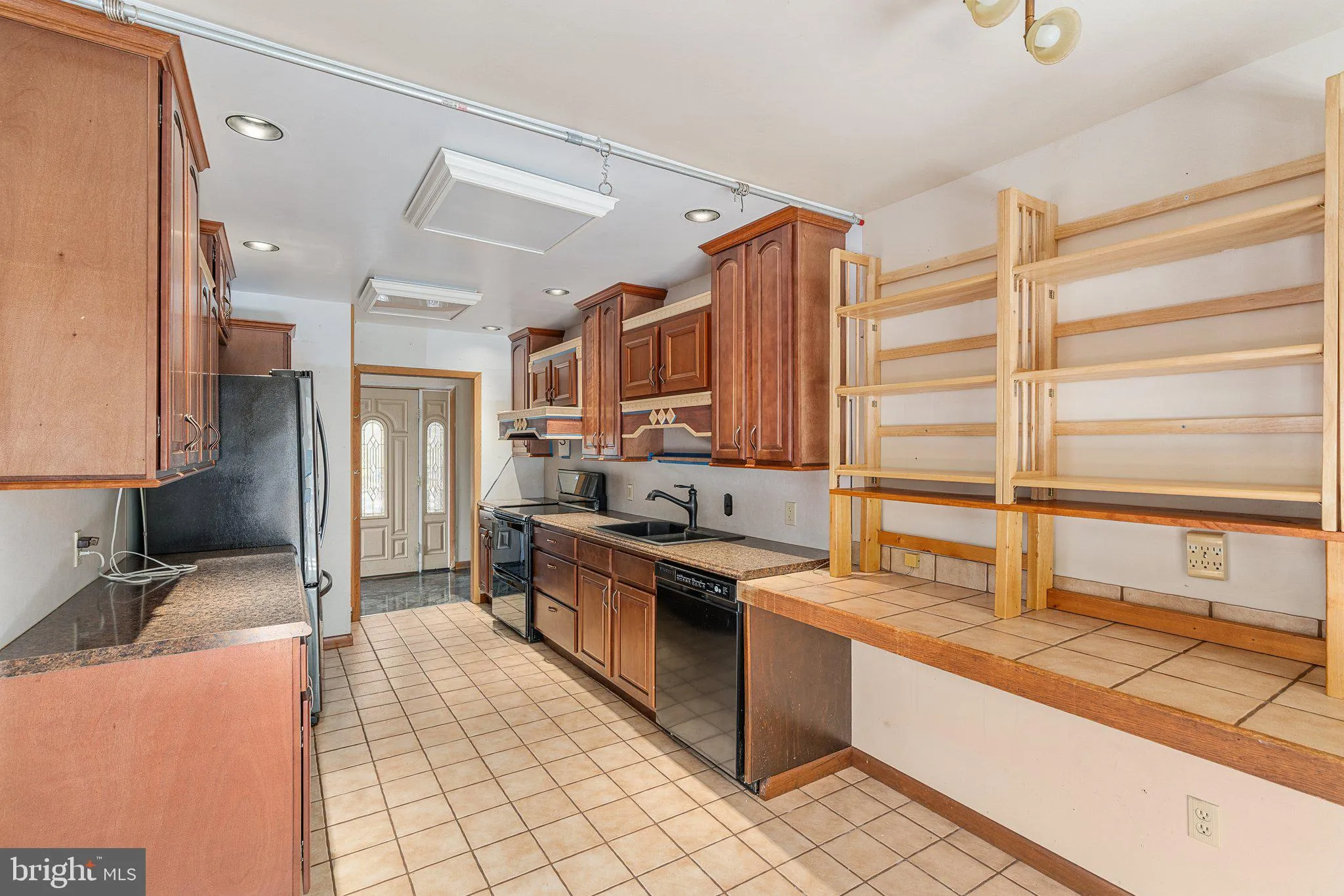 Zionsville, Pennsylvania 18092, United States, 5 Bedrooms Bedrooms, ,4 BathroomsBathrooms,Residential,Pending,124313