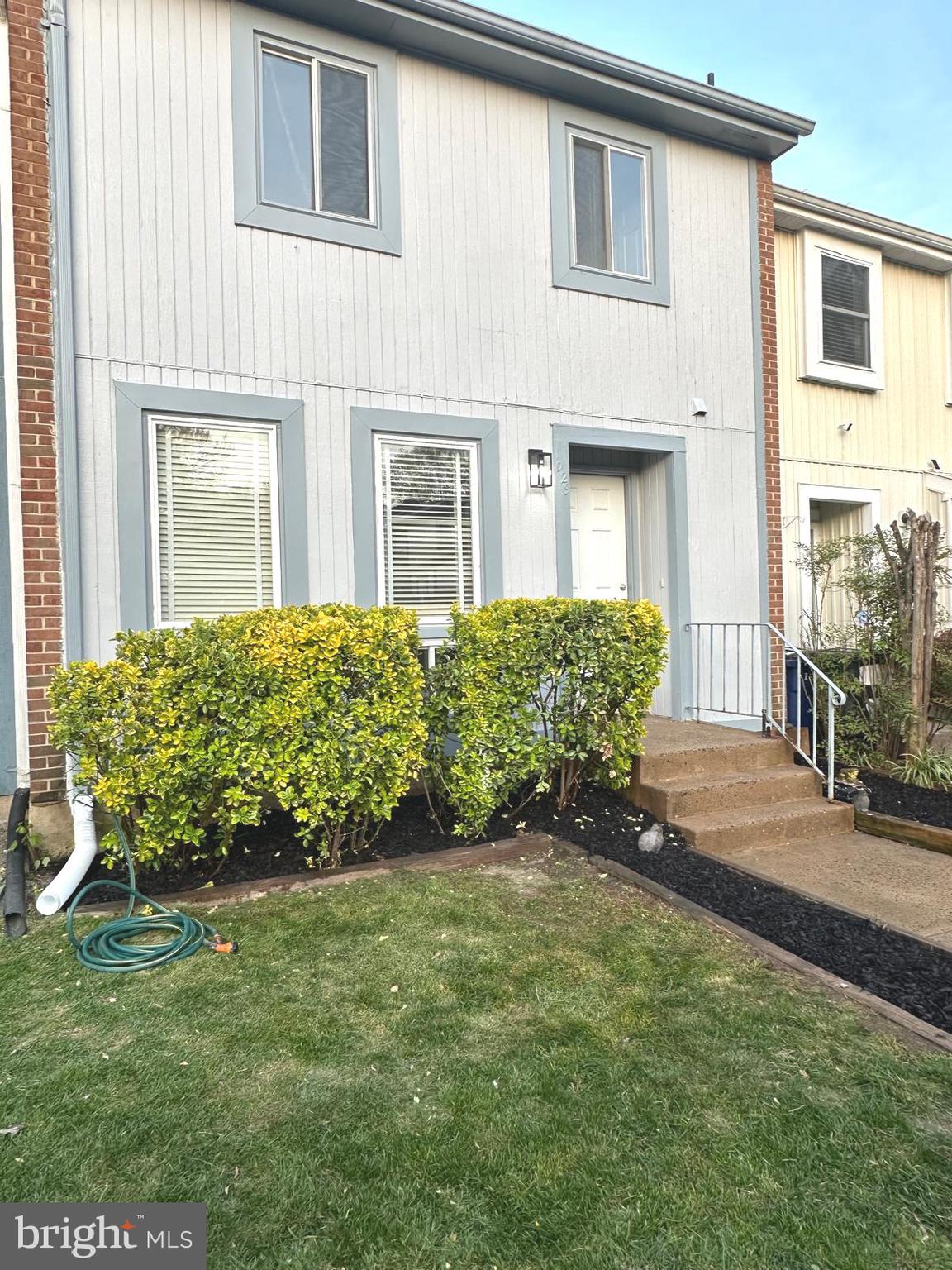 1029 KINGS COURT