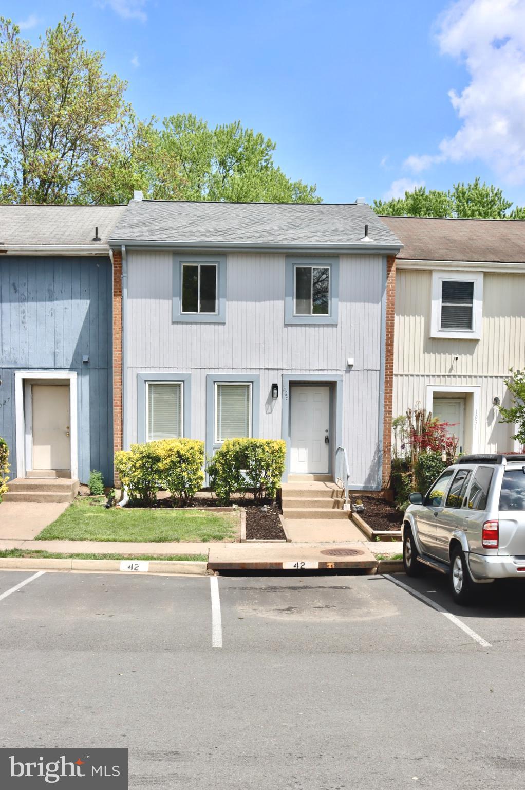 1029 KINGS COURT