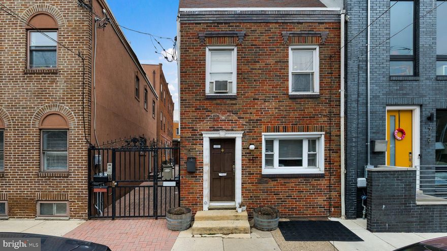NEW LISTING, NEW PRICE! Welcome to 731 Carpenter Street, a developers dream home that sits on a 90 foot deep lot in the heart of Bella Vista. Did you ever want to  build your own Home with Endless potential and possibilities?? Now is your opportunity to purchase a unique lot on a fabulous Street in an amazing neighborhood! A one-of-a-kind investment opportunity! This property has over 2000 square feet of potential.  Ready to be transformed, the property is the perfect canvas for your next development project, investment  or dream home. With its prime location and spacious lot, the possibilities are endless. Don't miss out on this rare chance to create a truly unique and spectacular space. Invest in this prime piece of real estate today and take advantage of this incredible opportunity! Investors/Developers this is your calling!      "PROPERTY TO BE SOLD IN AS-IS CONDITION "
