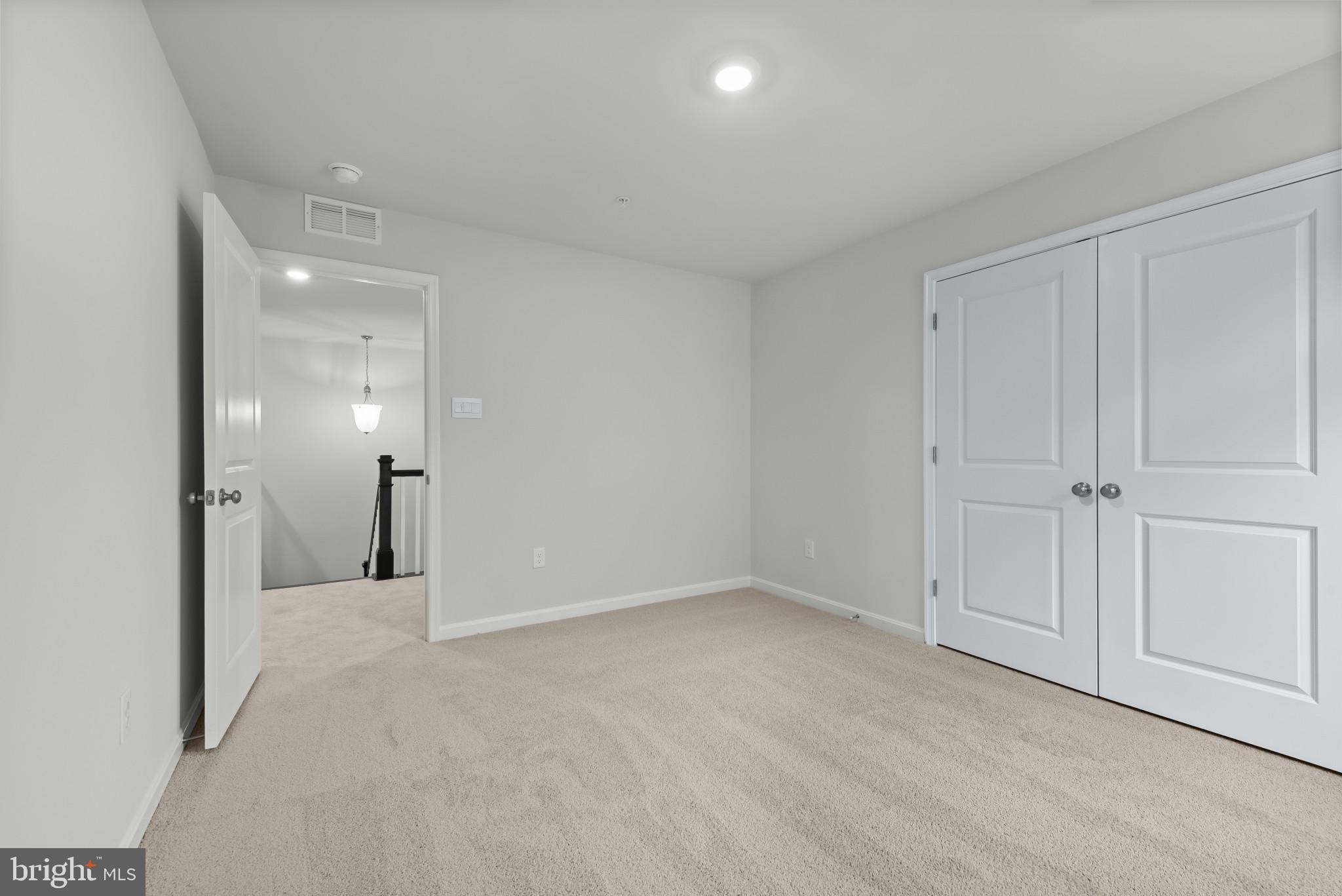 CREEKSIDE ESTATES - Residential