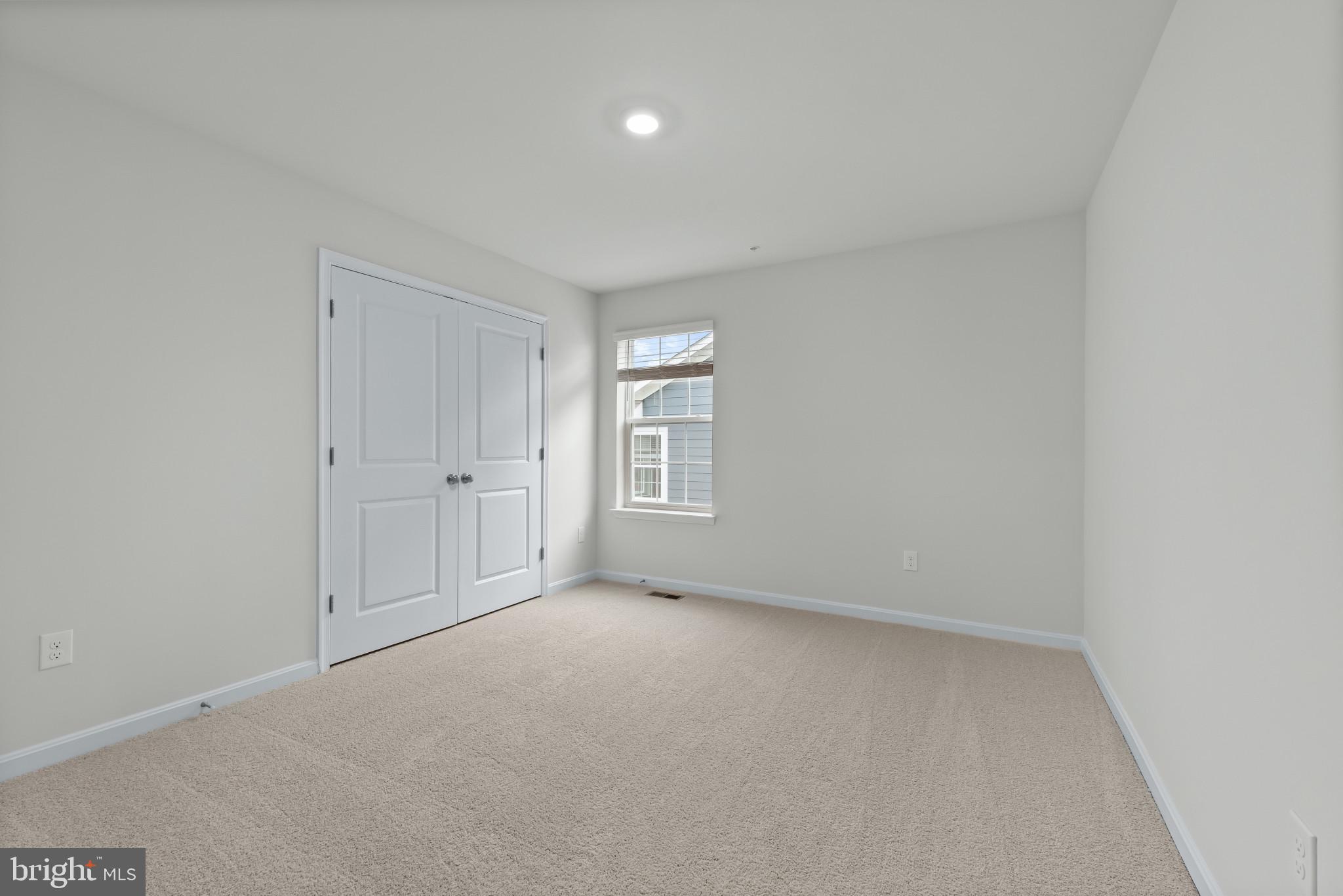 CREEKSIDE ESTATES - Residential