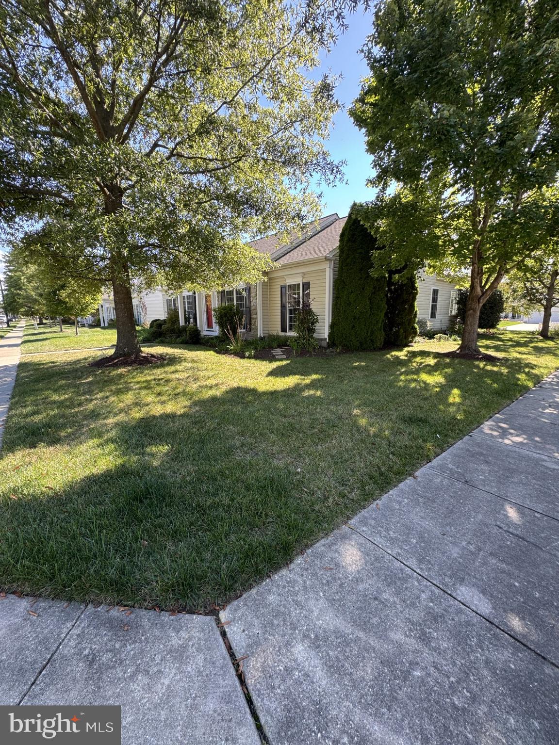 EASTON CLUB EAST - Residential Lease