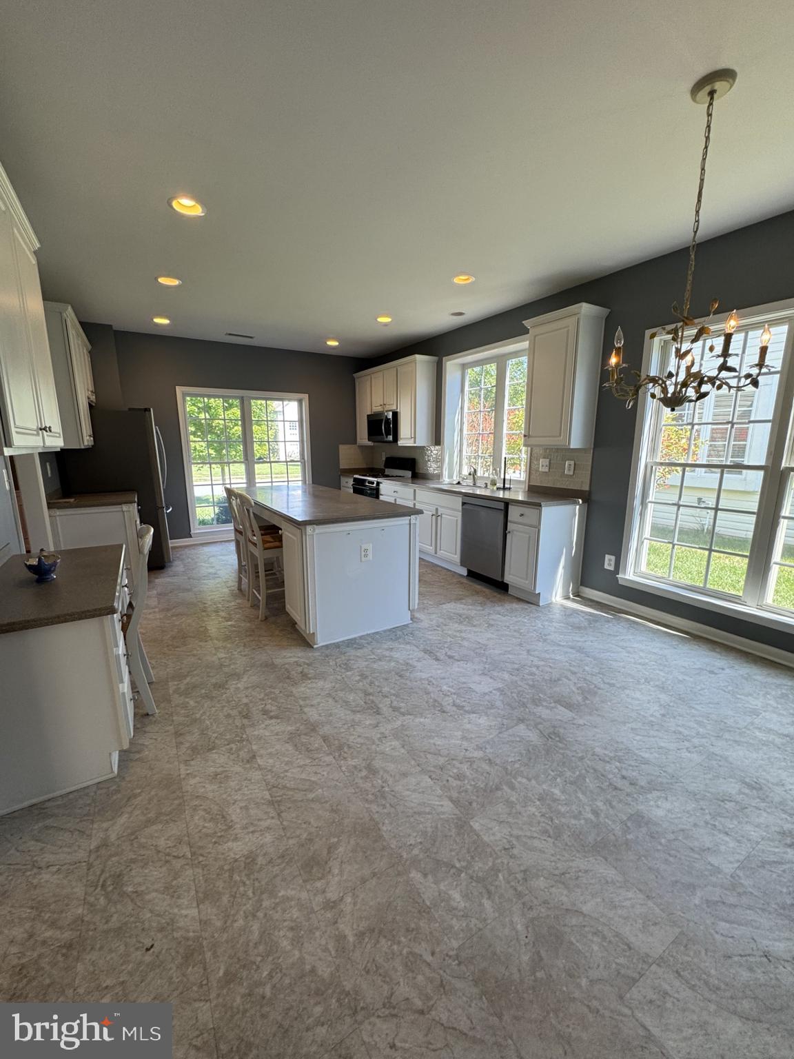 EASTON CLUB EAST - Residential Lease