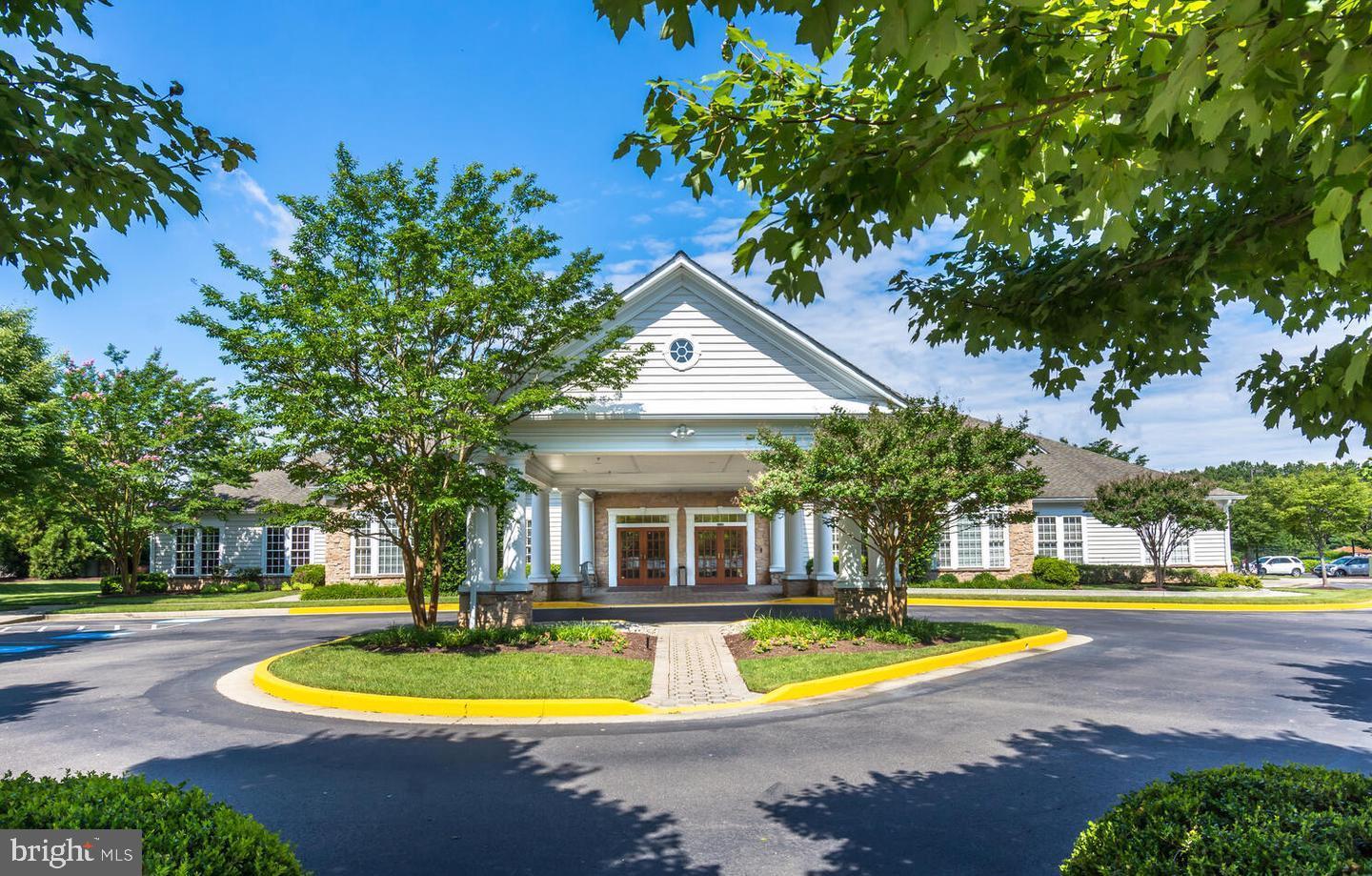 EASTON CLUB EAST - Residential Lease