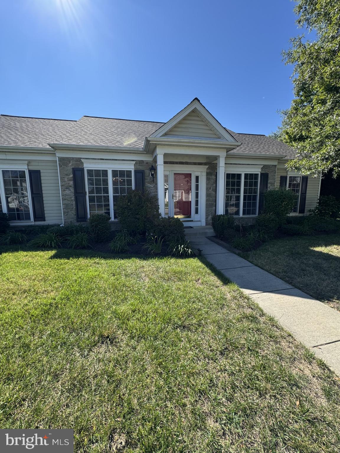 EASTON CLUB EAST - Residential Lease