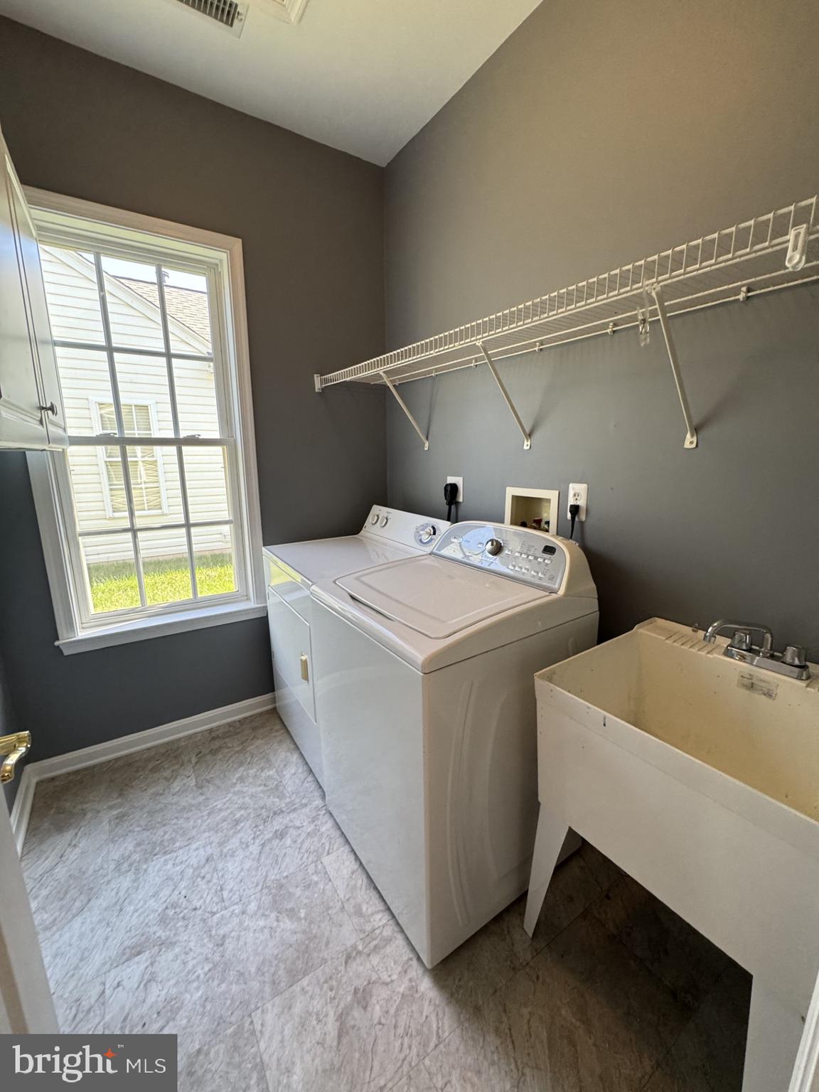 EASTON CLUB EAST - Residential Lease