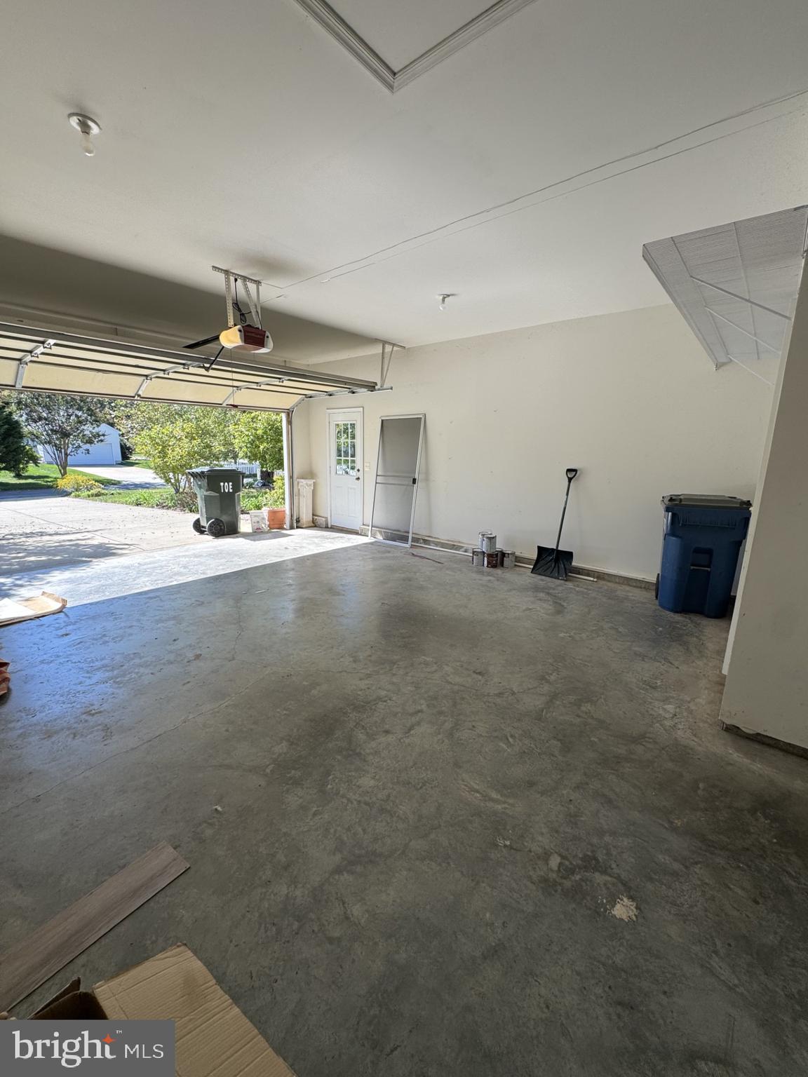 EASTON CLUB EAST - Residential Lease