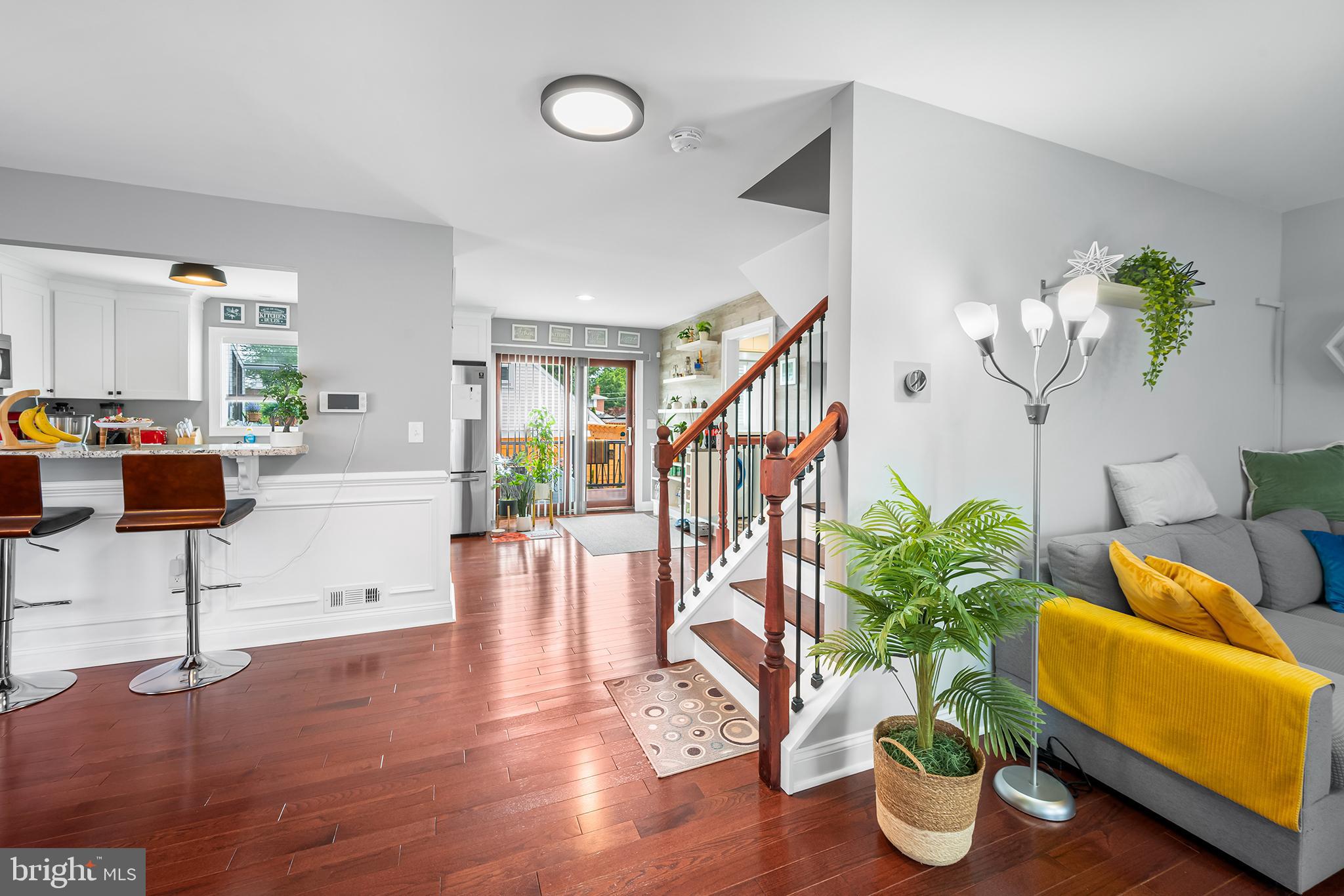 976 MULBERRY STREET