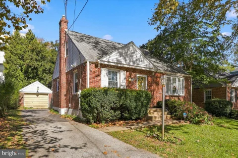 7 Golf Road, Darby, PA 19023 - #: PADE2125406