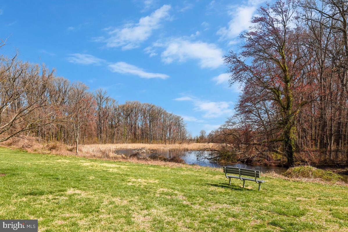 RIVER TOWERS - Residential Lease