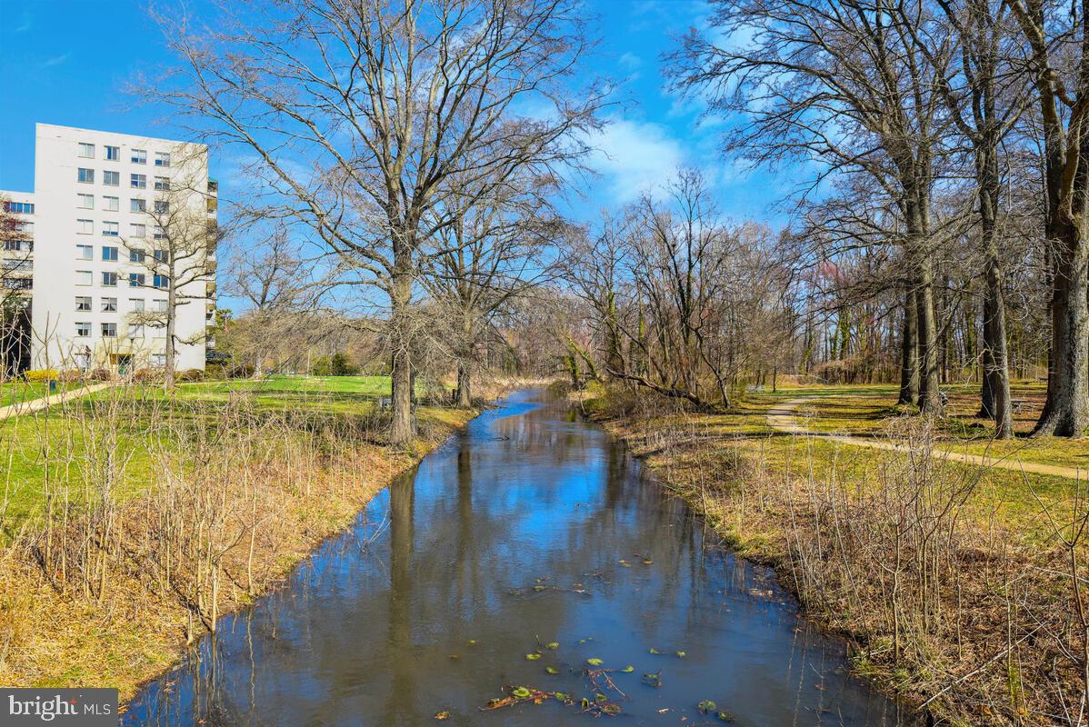 RIVER TOWERS - Residential Lease