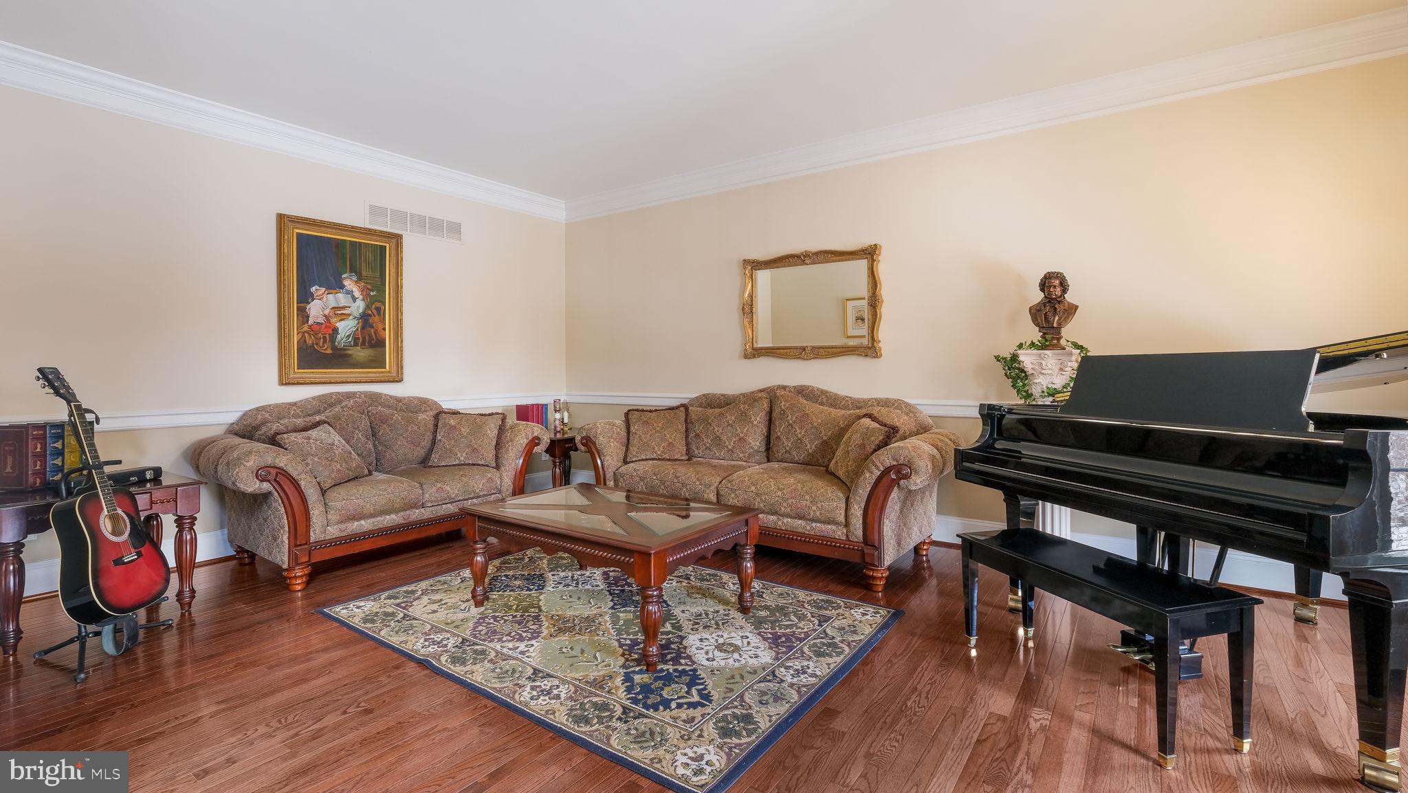 UPPER MOUNTAIN ESTS - Residential