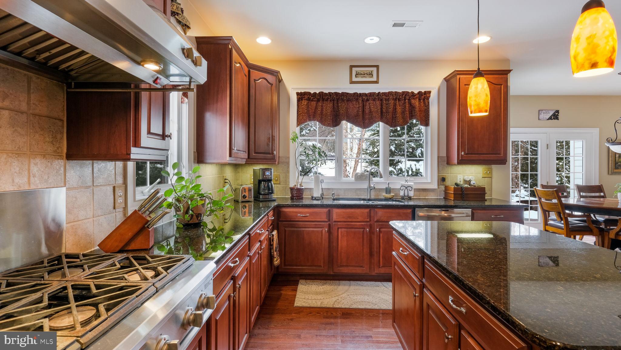 UPPER MOUNTAIN ESTS - Residential