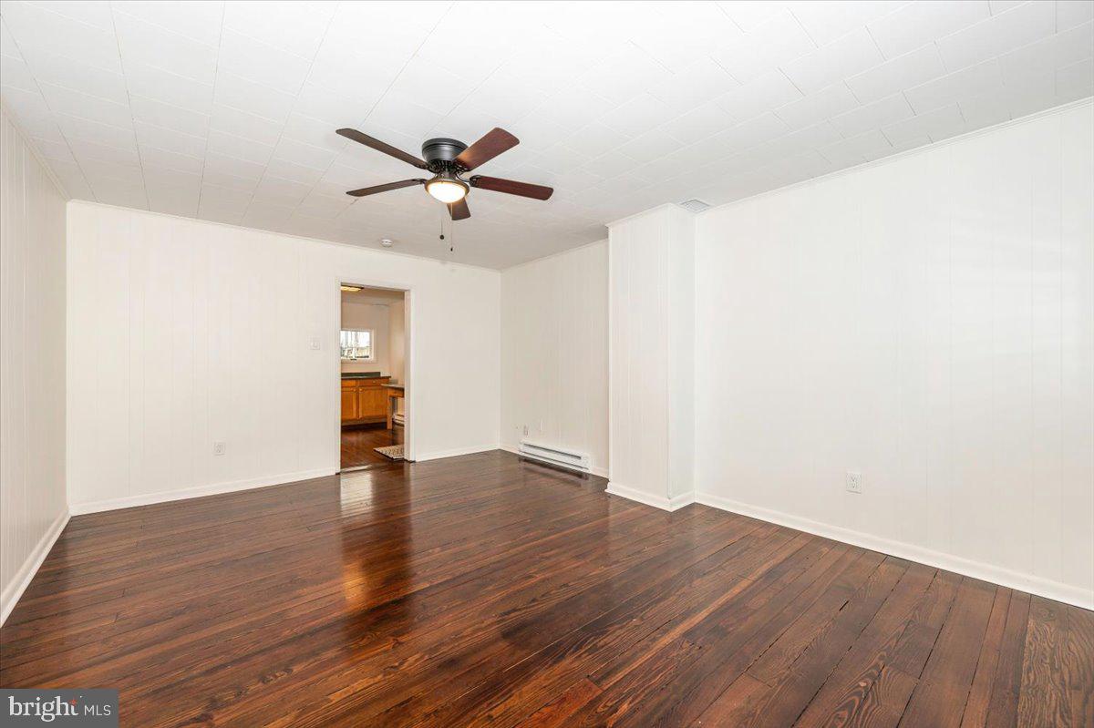 SANDYHOOK - Residential Lease