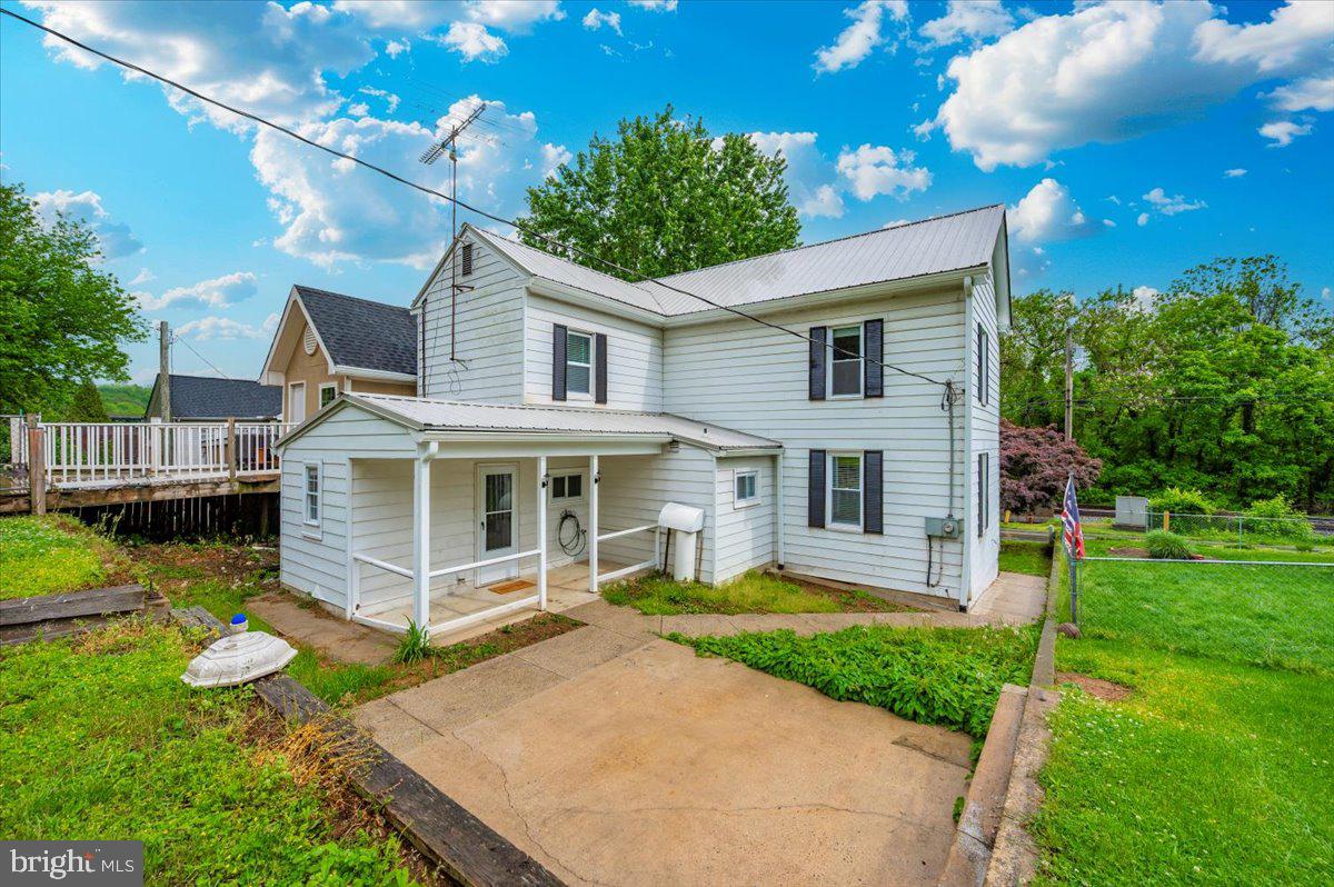 SANDYHOOK - Residential Lease