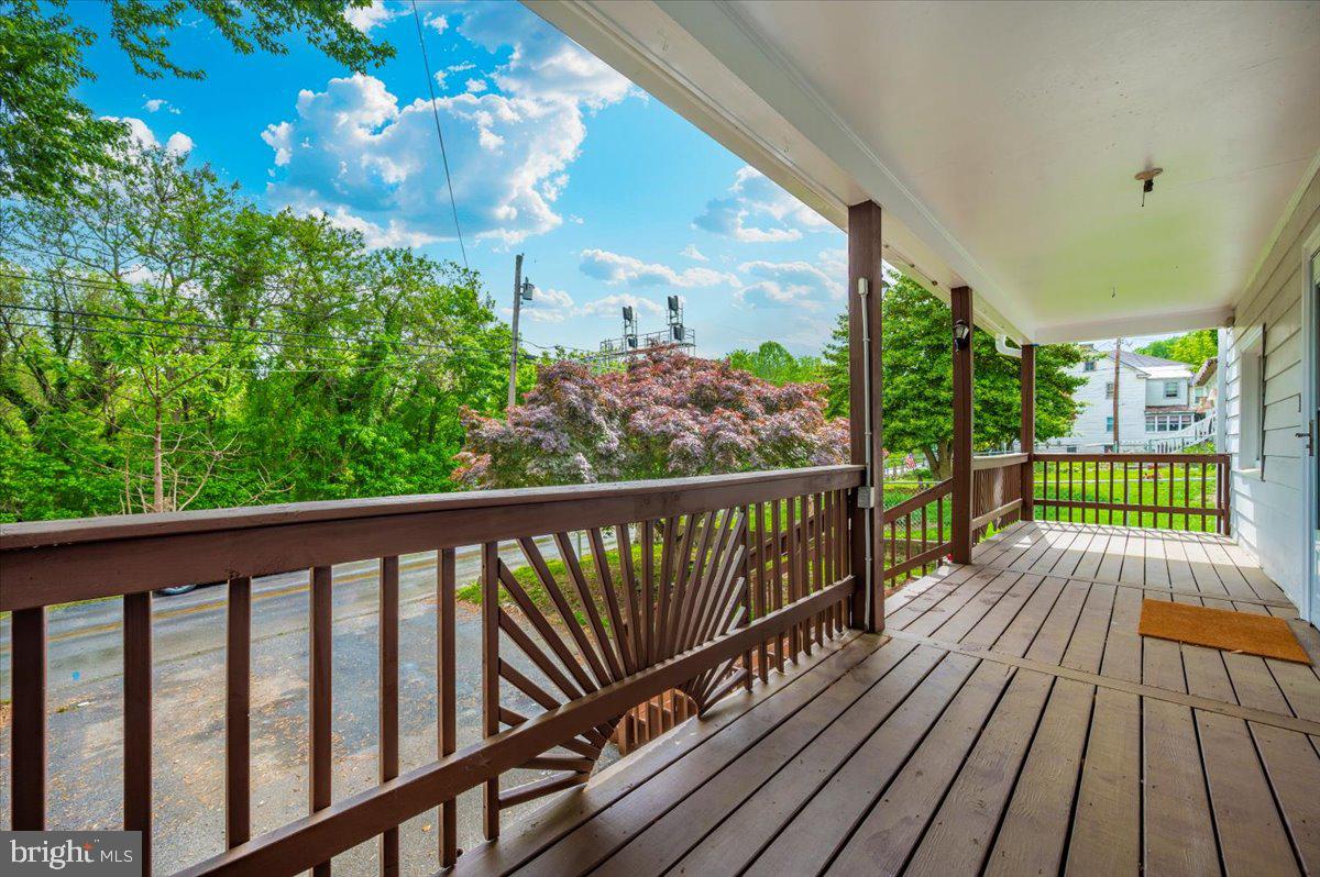 SANDYHOOK - Residential Lease